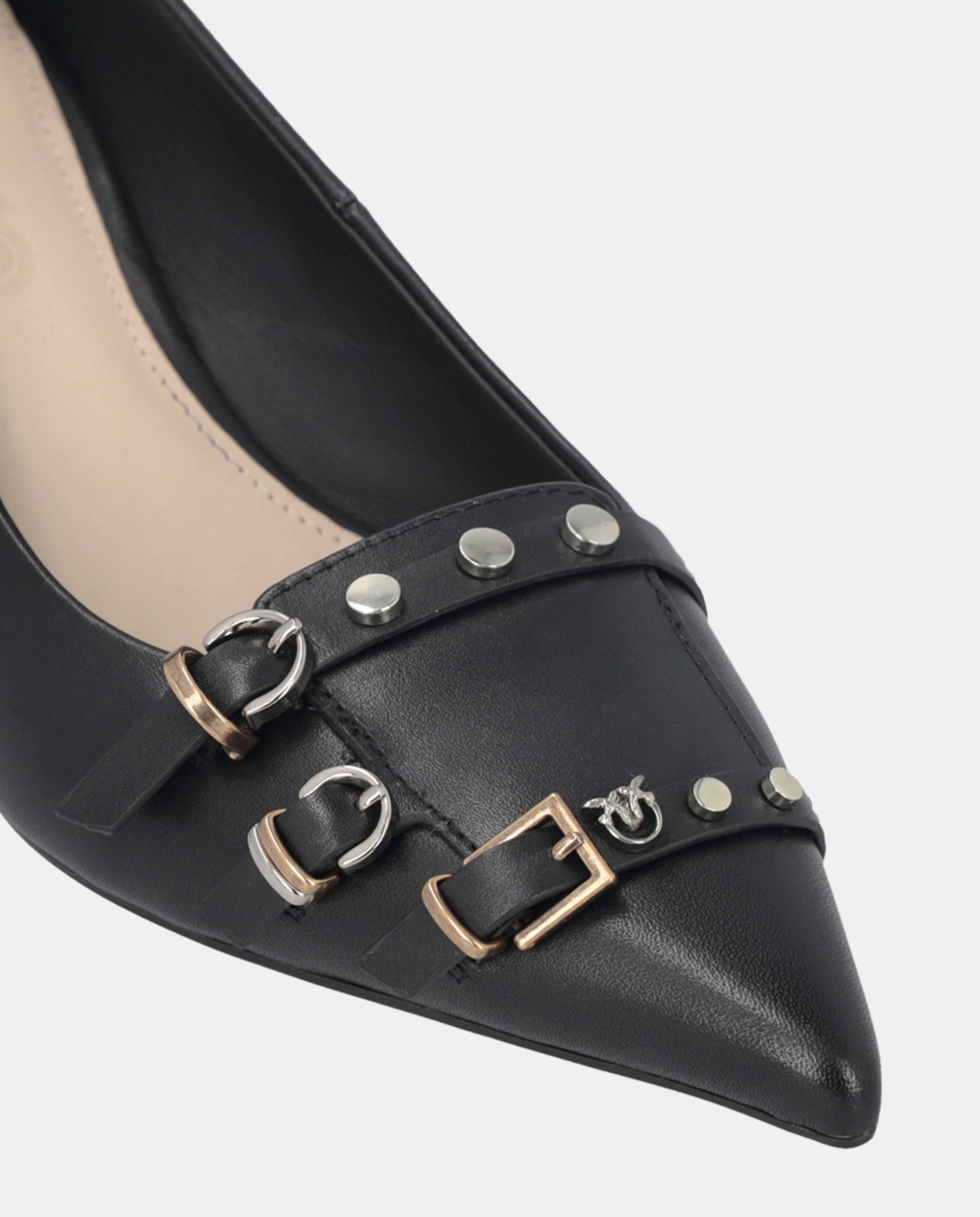 Sapatos Kitten Heel com Salto Baixo e Fivelas Preto-4