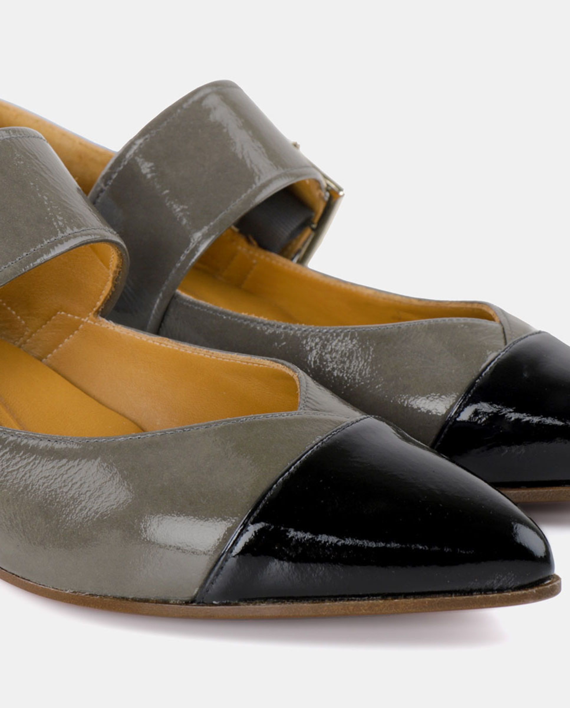 Sapatos em Pele com Salto de Bloco Cinzento-5