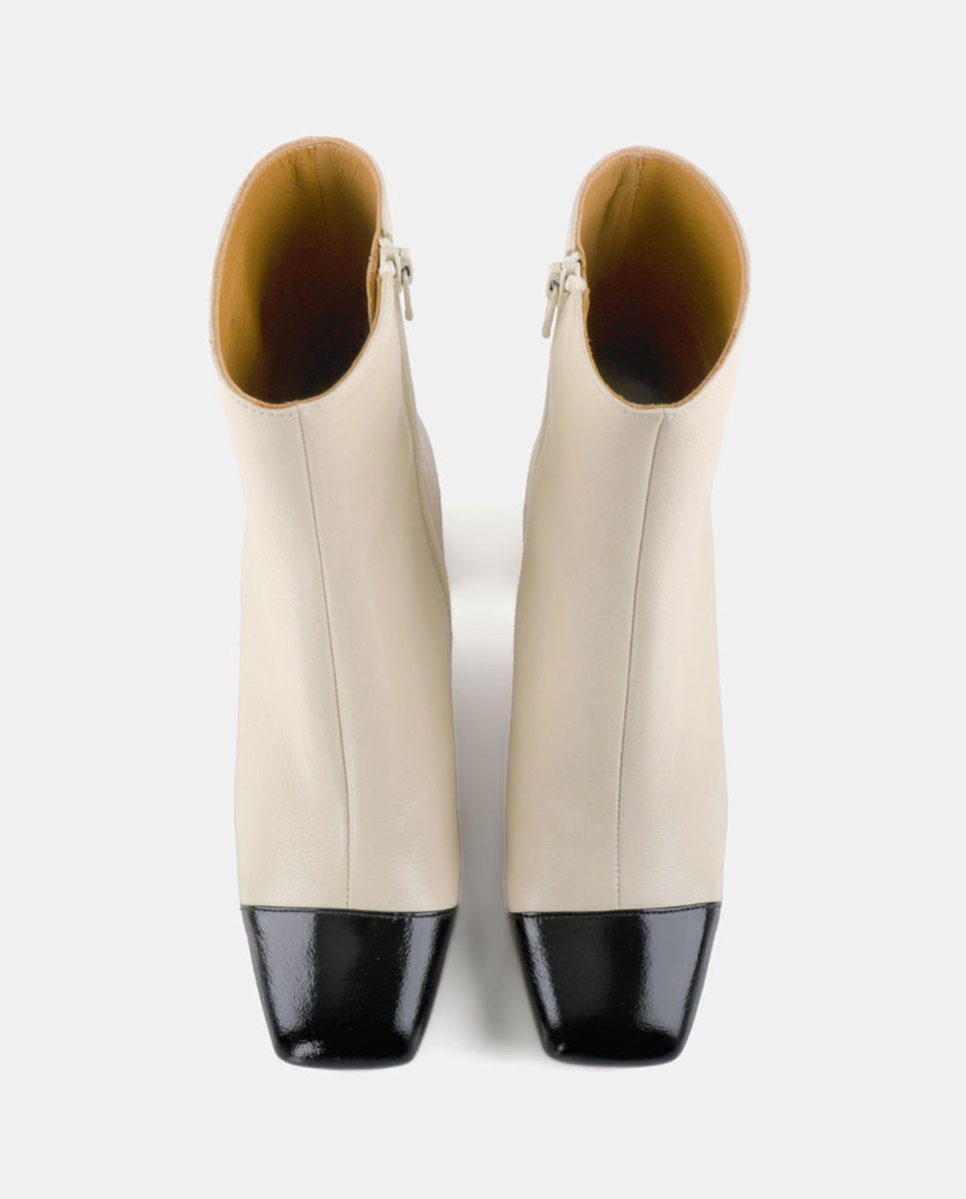 Botins em Pele com Salto de Bloco Branco linho-4