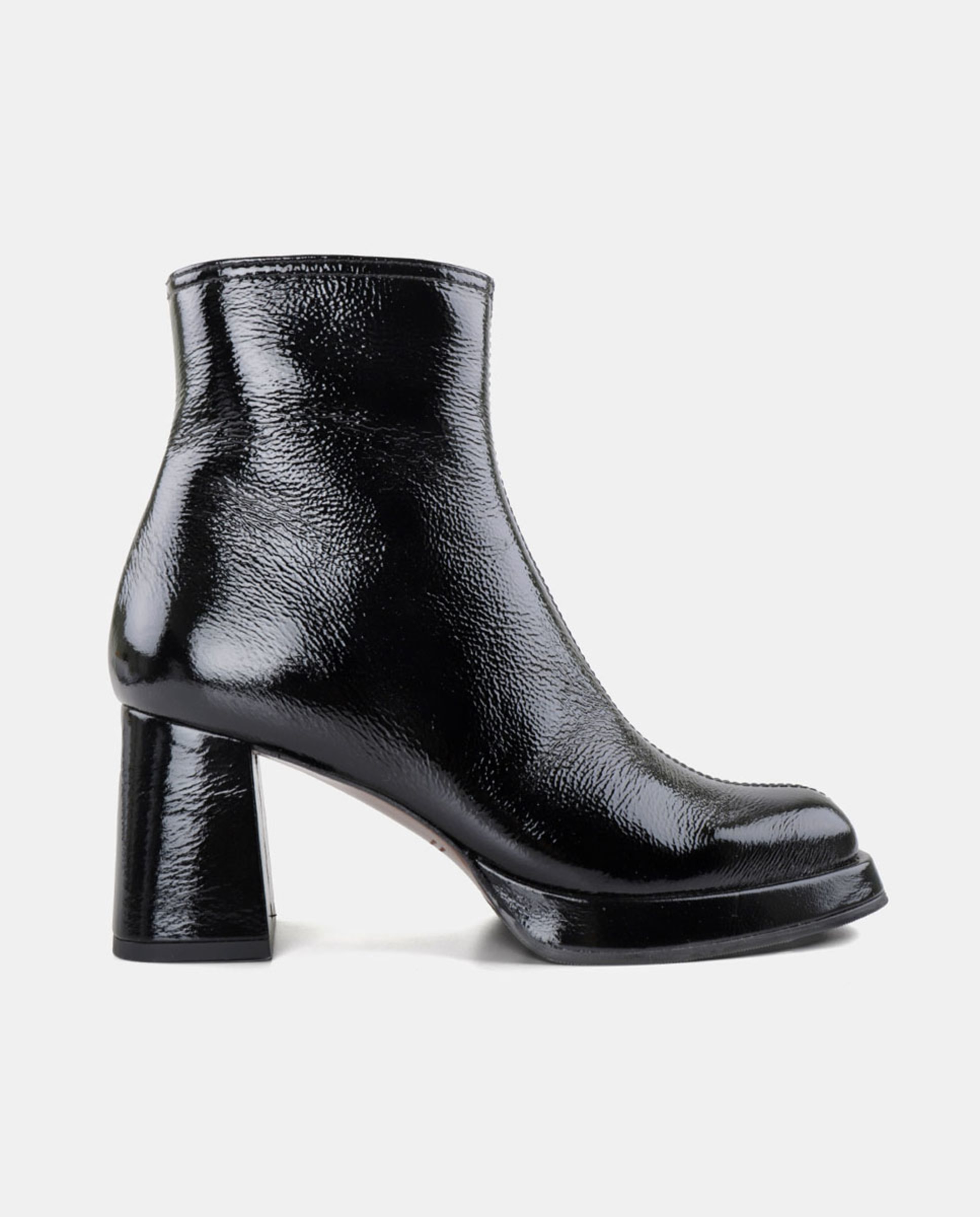 Botins em Pele com Salto de Bloco Preto-1