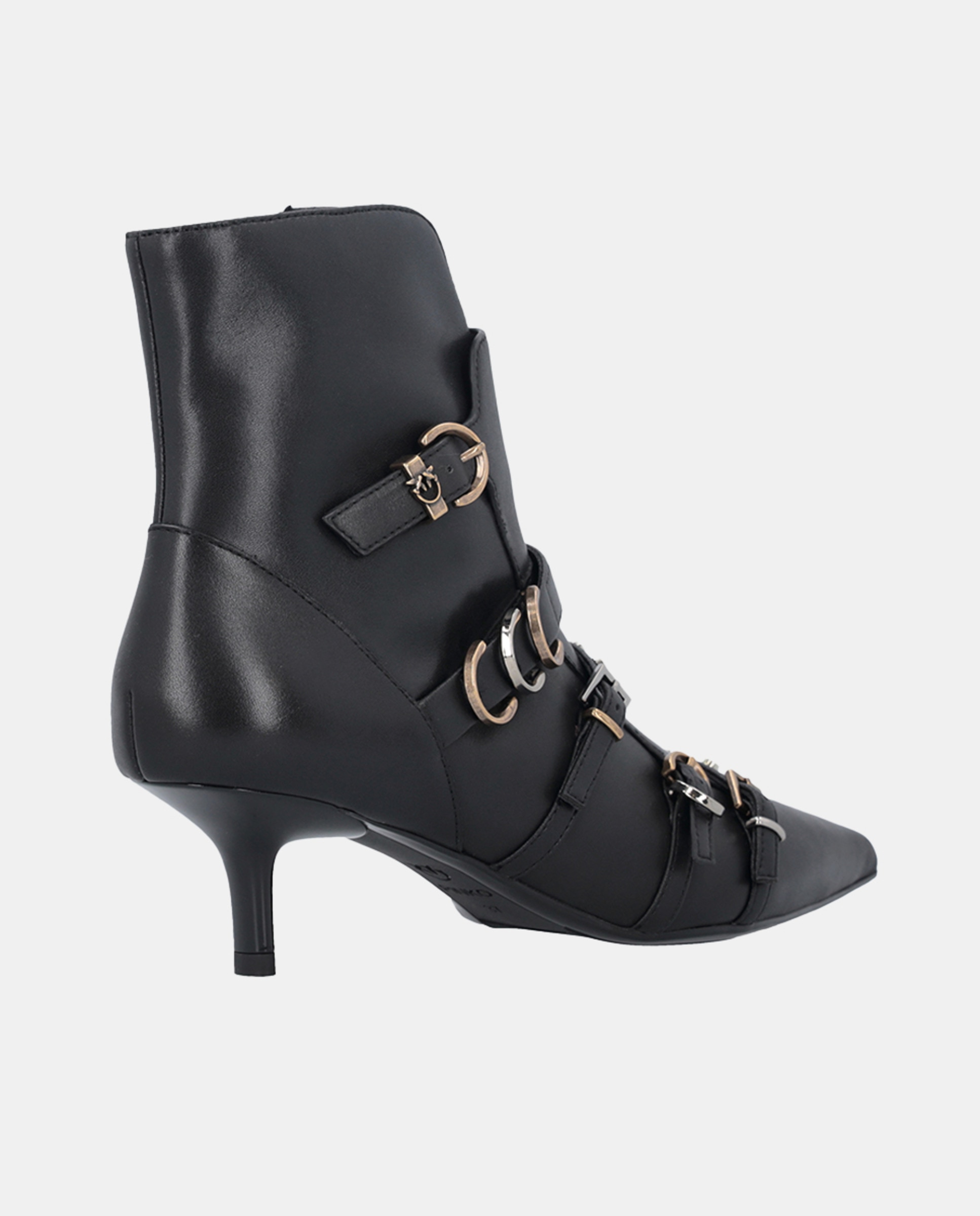 Botins Kitten Heel com Salto Baixo e Fivelas Preto-4