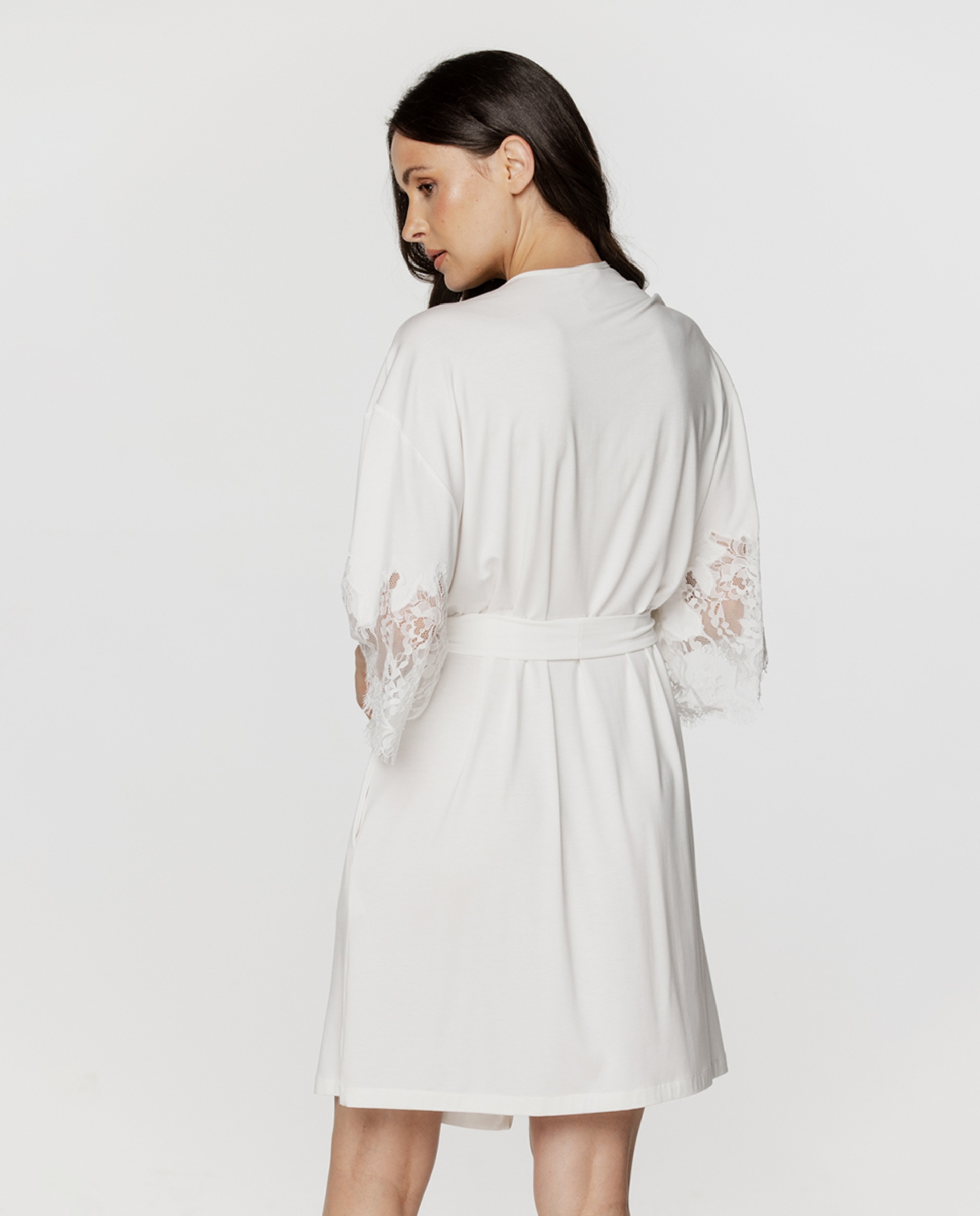 Robe Curto em Micro-Modal com Mangas em Renda Natural-2
