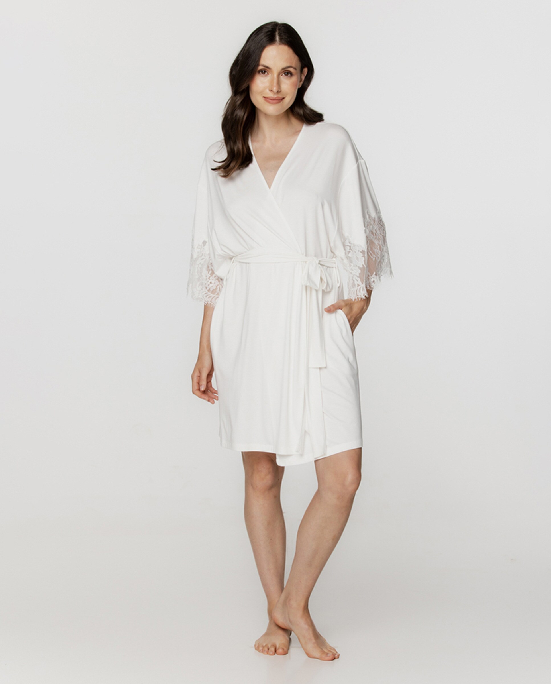Robe Curto em Micro-Modal com Mangas em Renda Natural-1