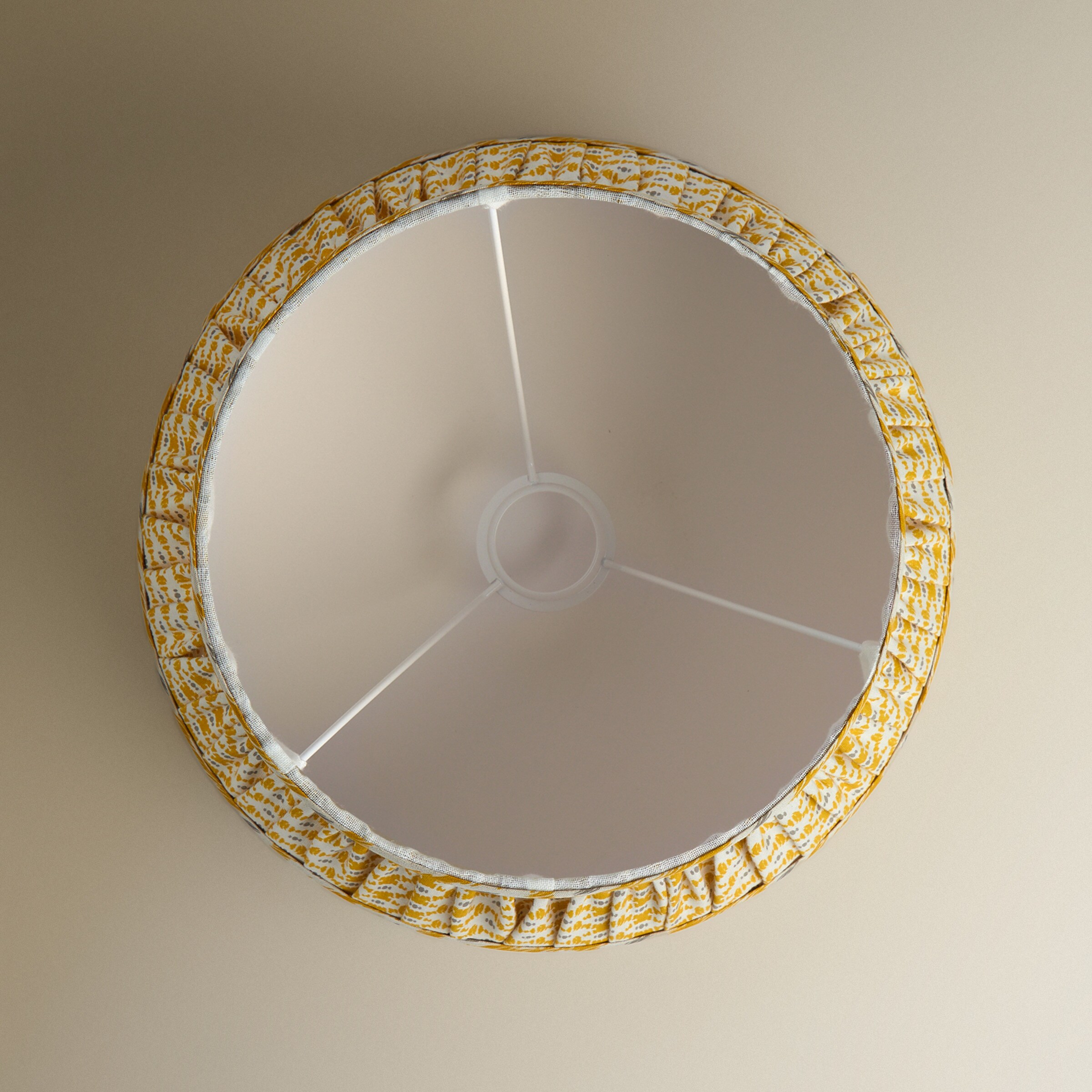 Pantalla tronco mostaza Alcudia El Corte Inglés · El Corte Inglés · El ...