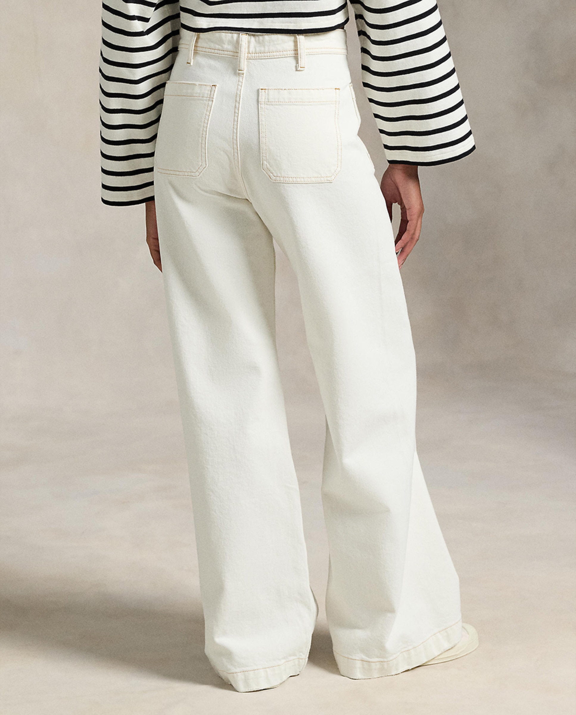 Jeans à Boca de Sino em Algodão com Cintura Subida Branco-4