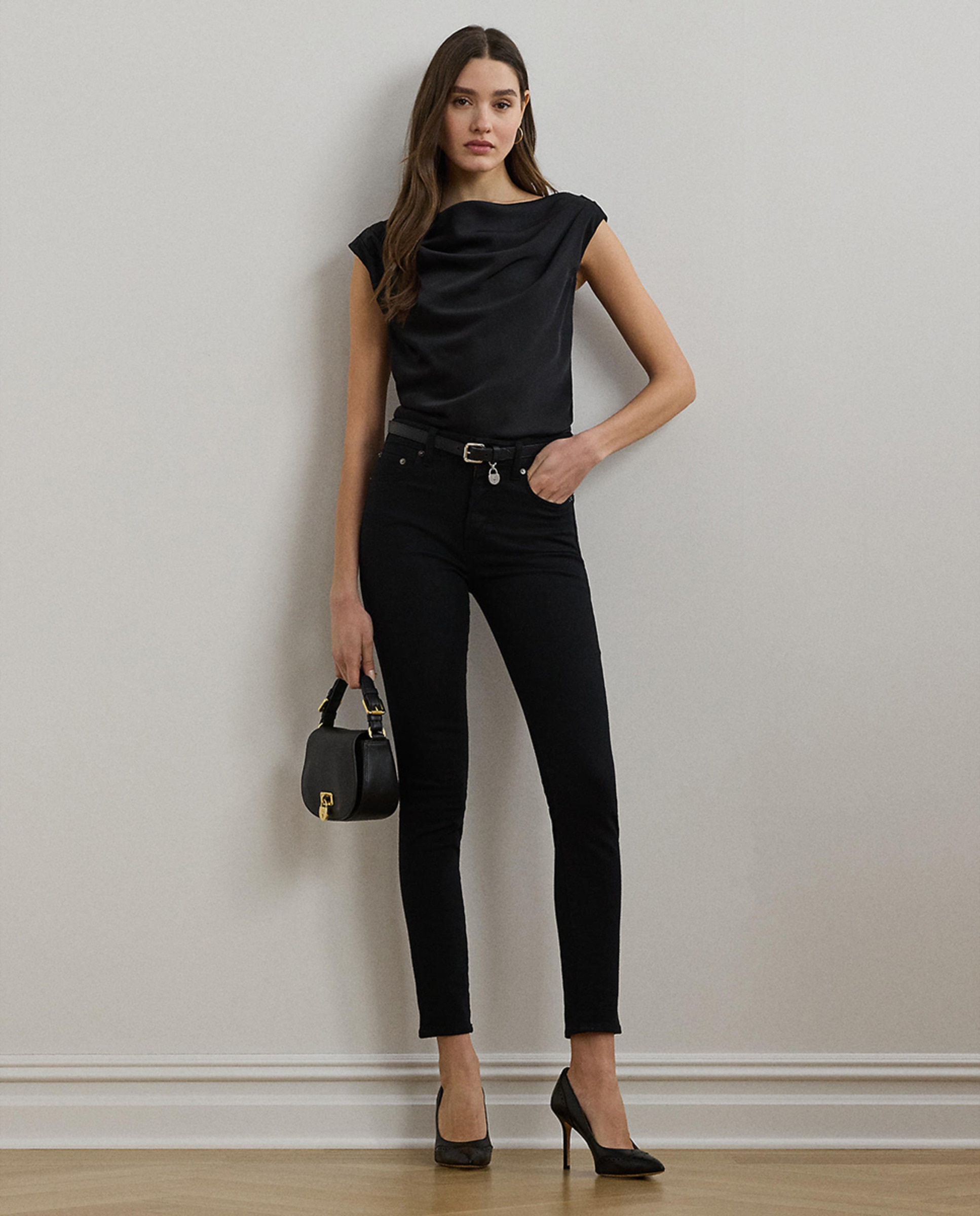 Blusa com um Ombro Descoberto Preto-6