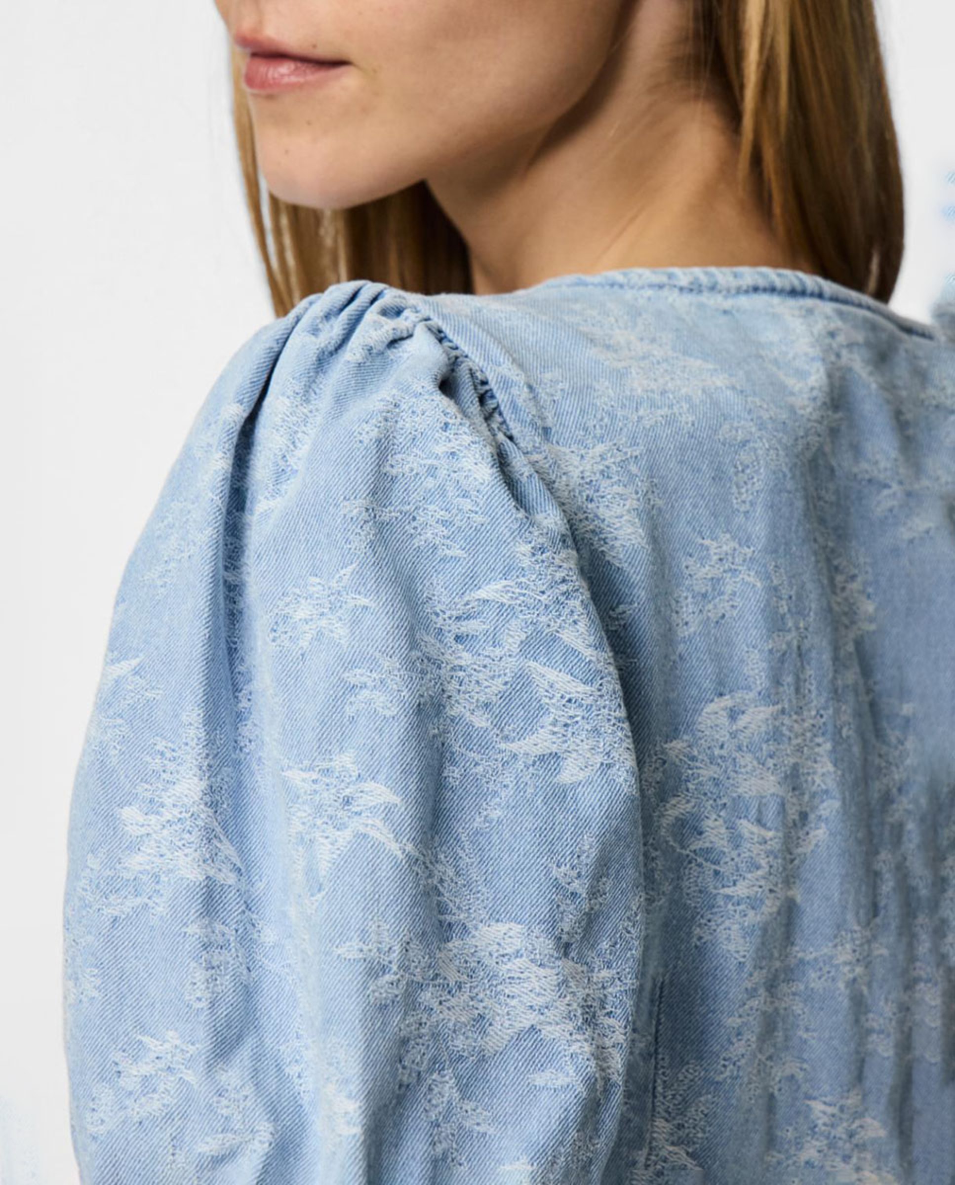 Vestido Curto de Ganga com Bordado Azul-claro-4