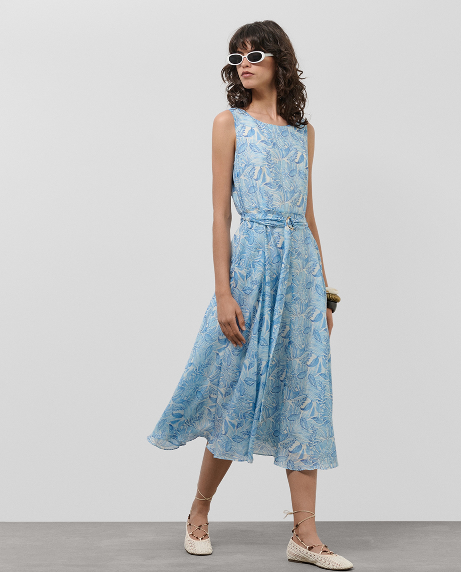 Vestido Midi em Chiffon sem Mangas e com Estampado Azul-índigo-1