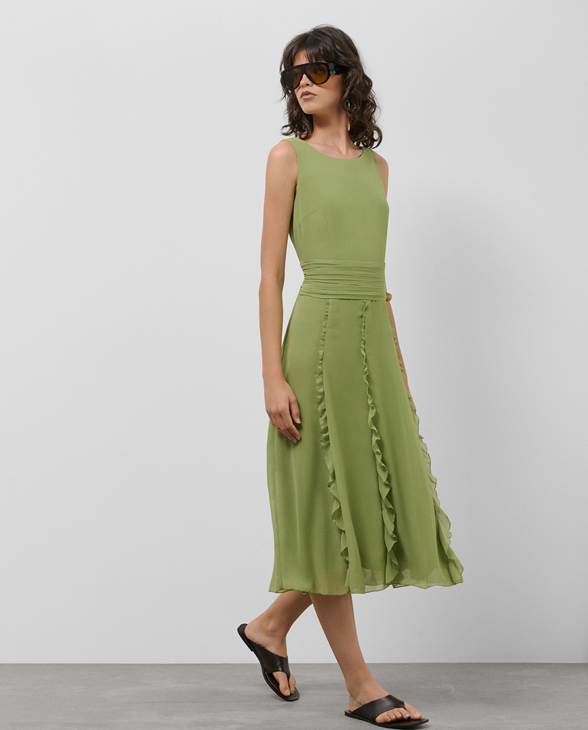 Vestido Midi sem Mangas com Folhos em Crepe Georgette Verde-2