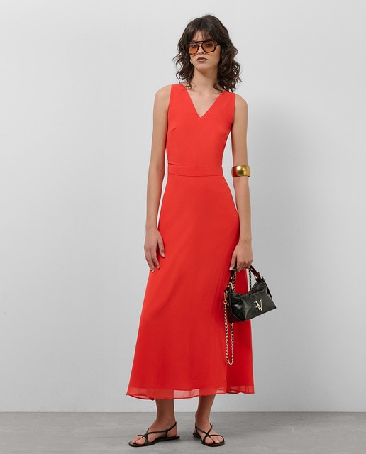 Imagem 0 de Vestido Assimétrico em Crepe Georgette com Folhos