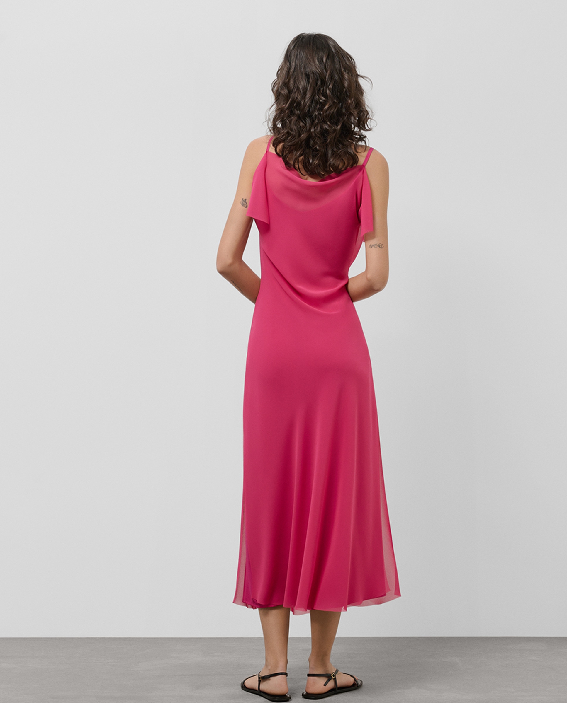 Vestido Comprido de Alças em Crepe Fúcsia-4