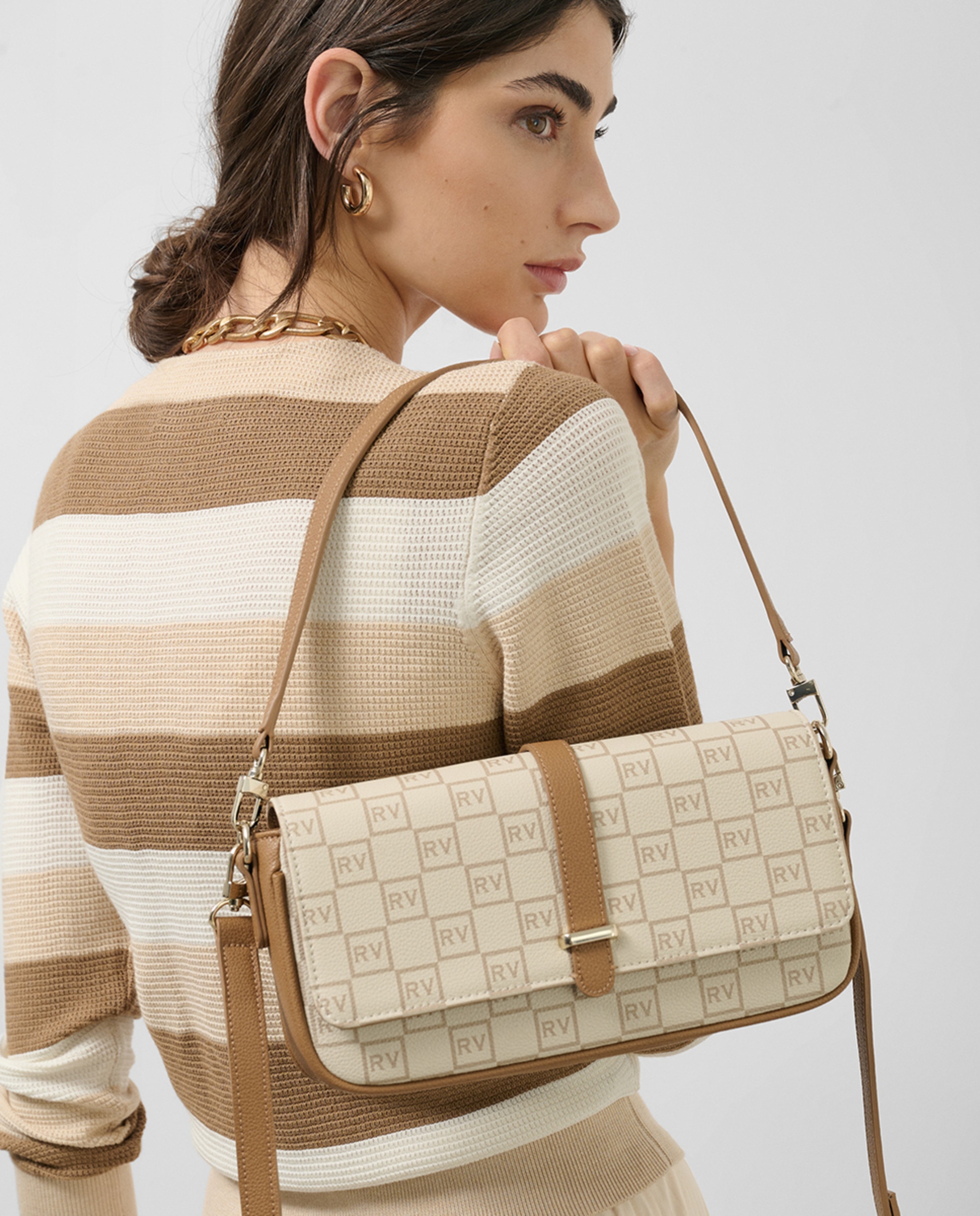 Mala Tipo Baguette Gala com Logótipos Bege-7