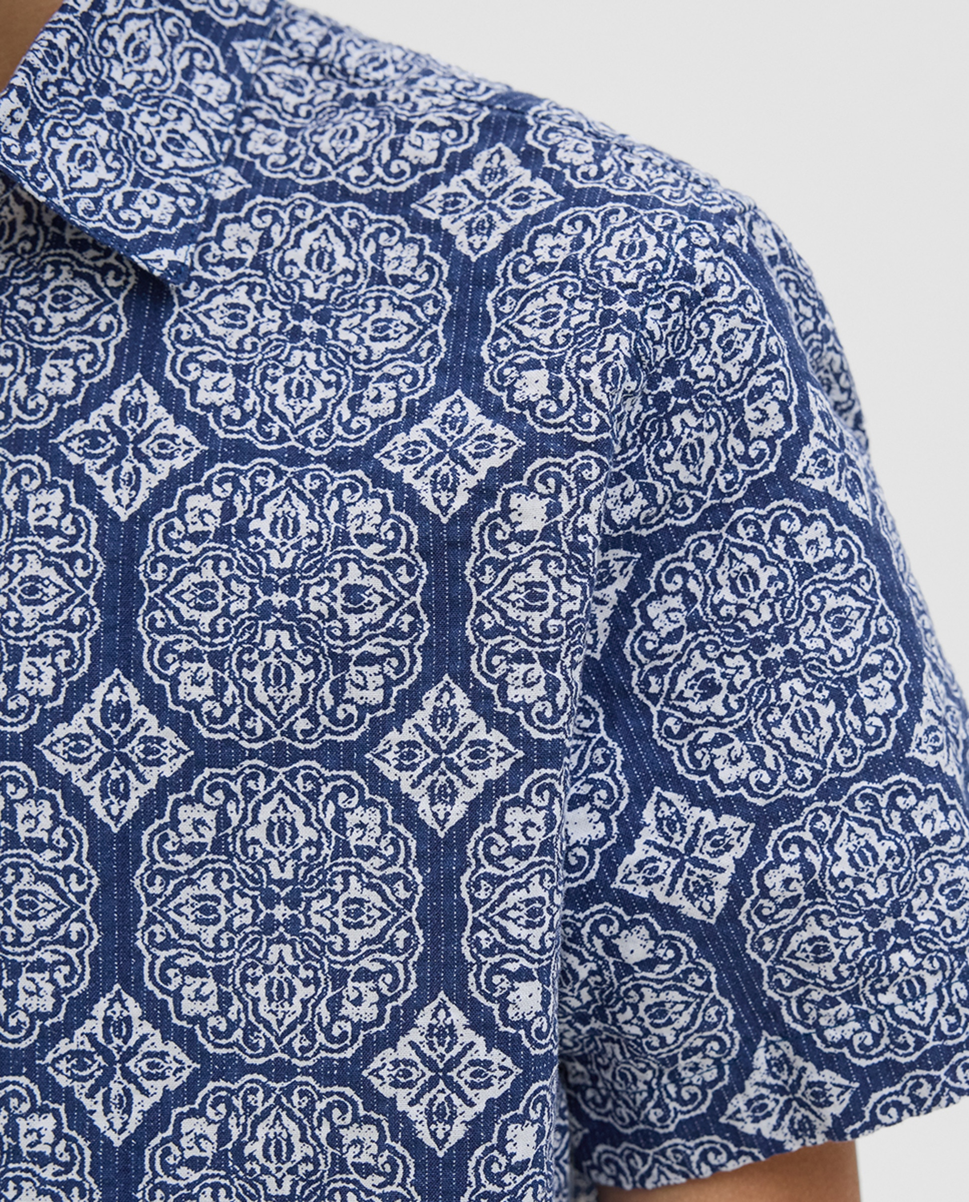 Camisa de Manga Curta com Estampado Azul-4