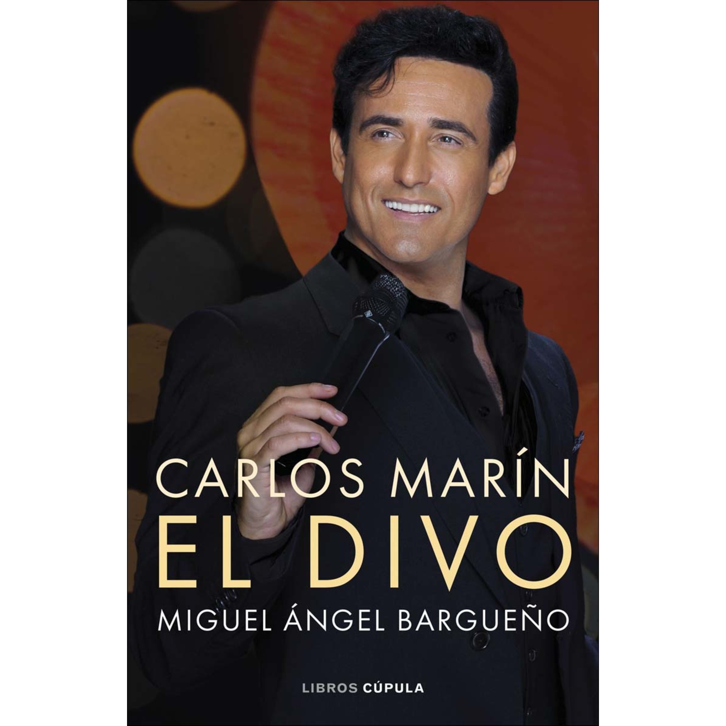 Carlos Marín. El divo (Capa mole com abas) 1
