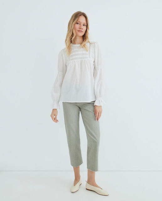 Imagen 0 de Blusa de mujer romántica con mangas abullonadas