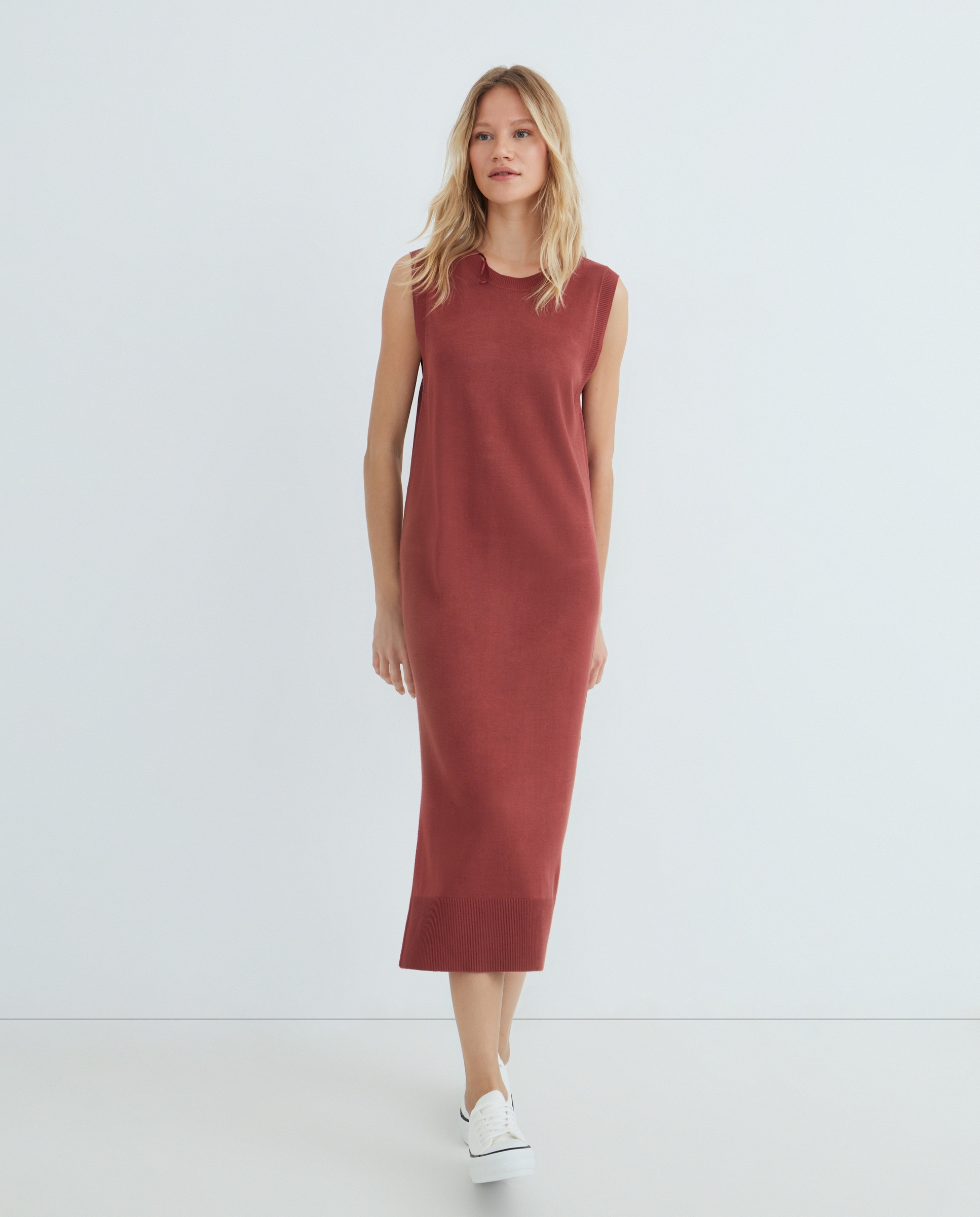 Vestido de mujer de punto midi sin mangas Ciruela-1