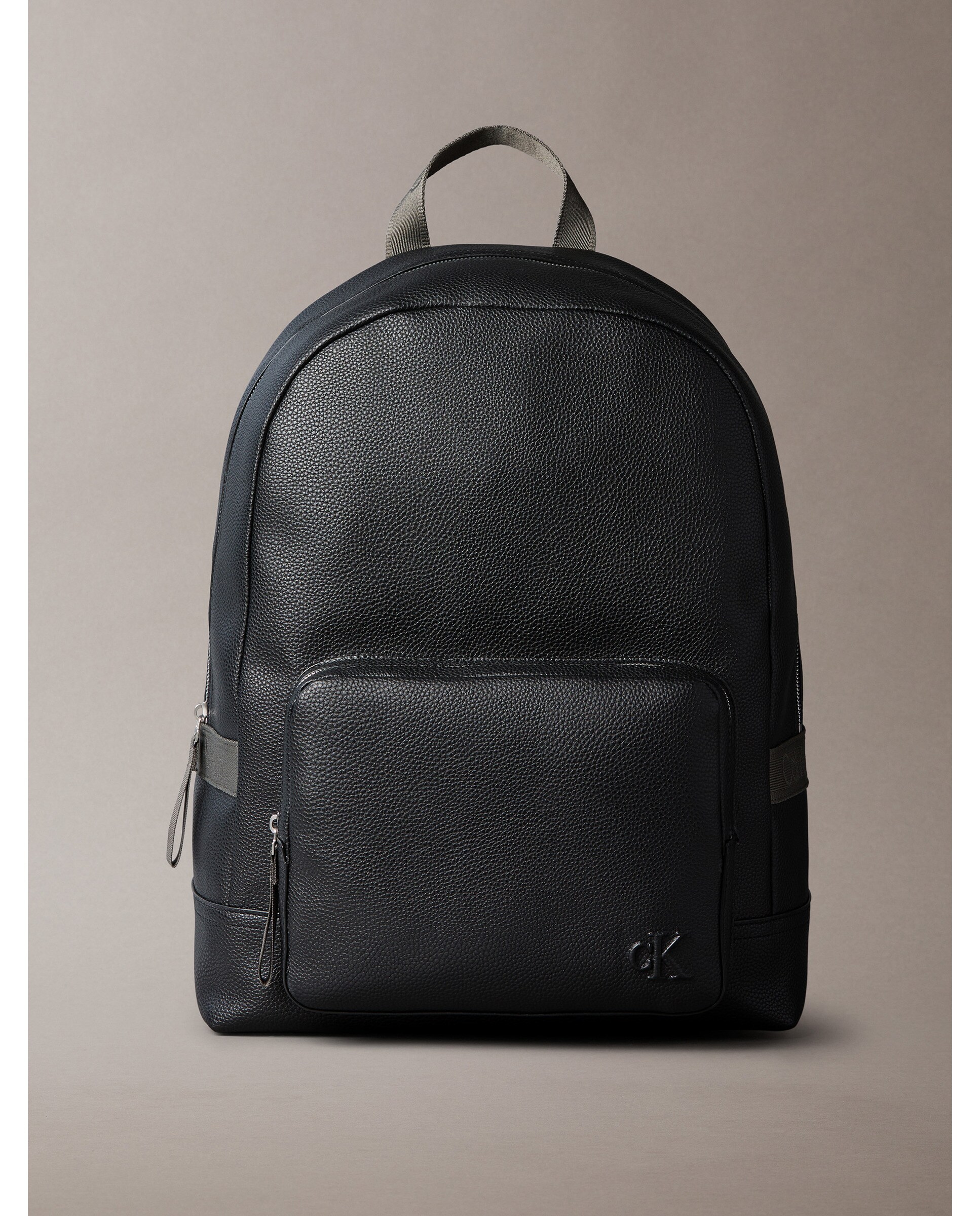 Mochila com Bolso à Frente Preto-1