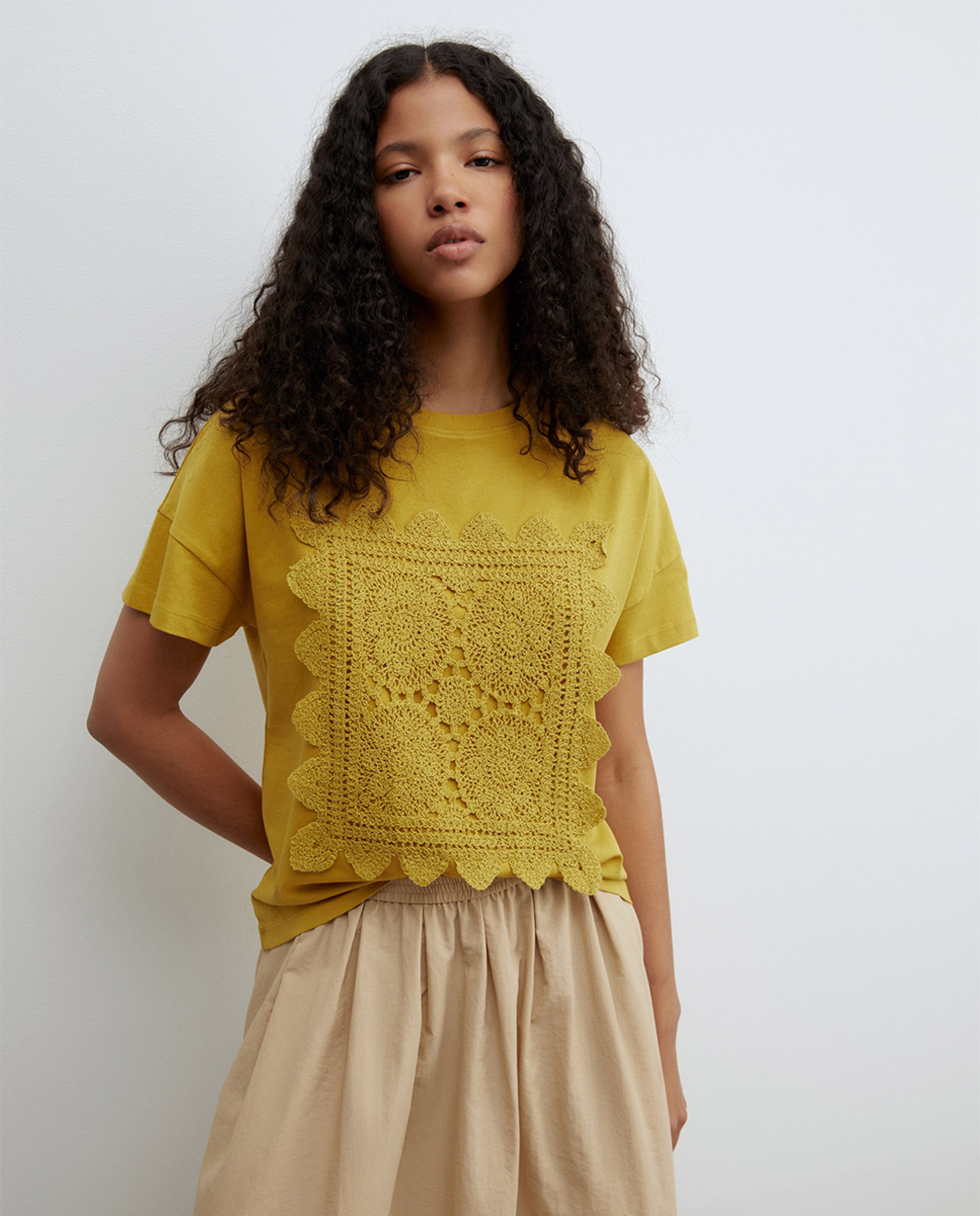 T-shirt de Crochet com Painel Verde Azeitona-1