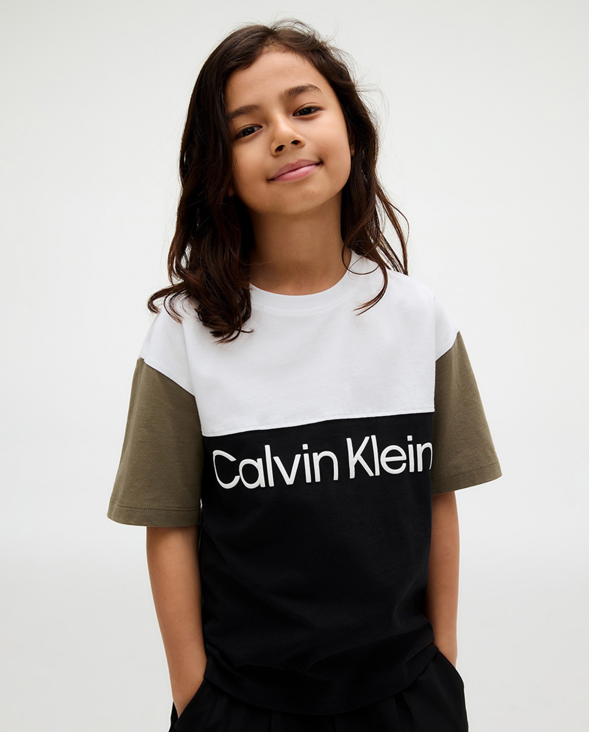 T-shirt Color Block com Logótipo Preto-4