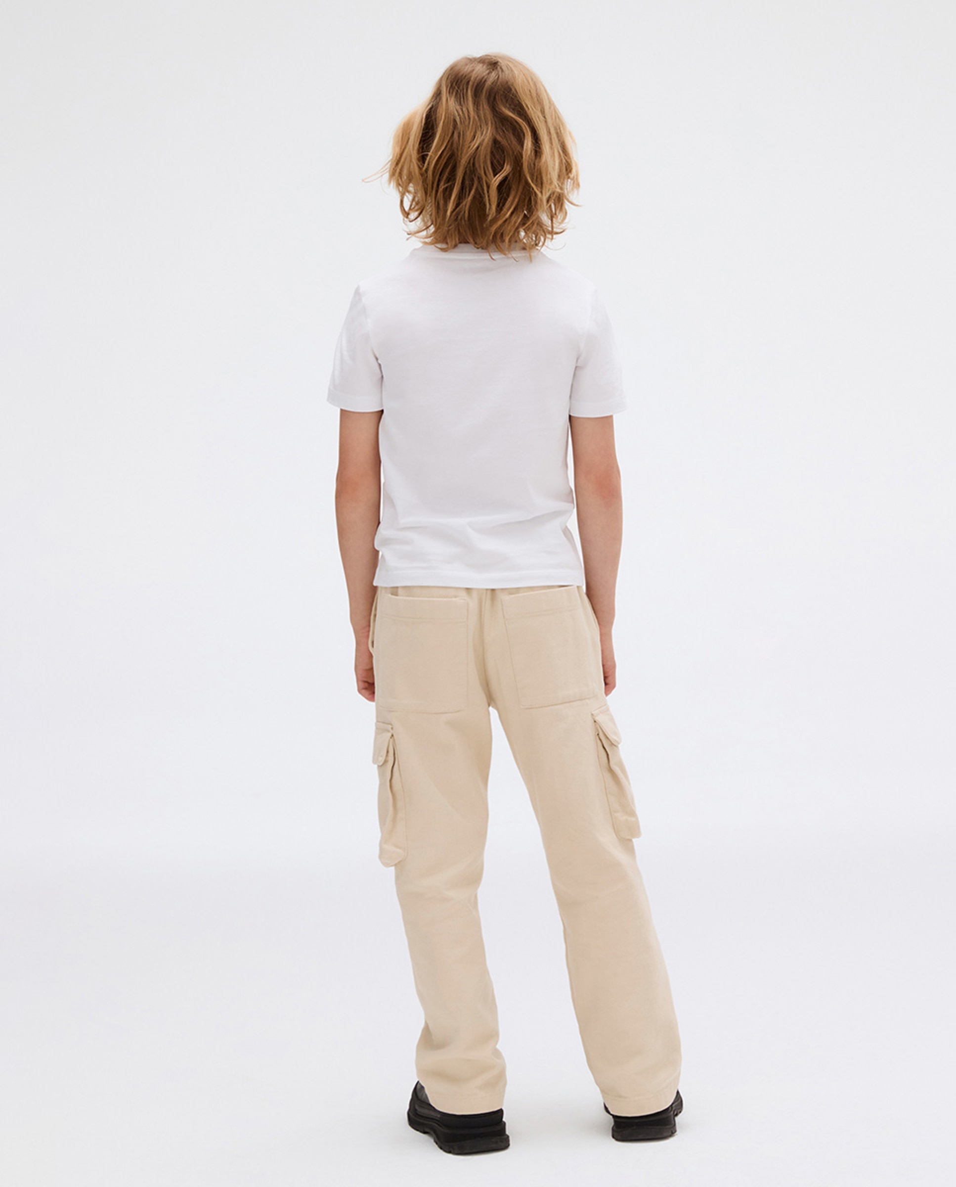 T-shirt com Ilustração Branco-4