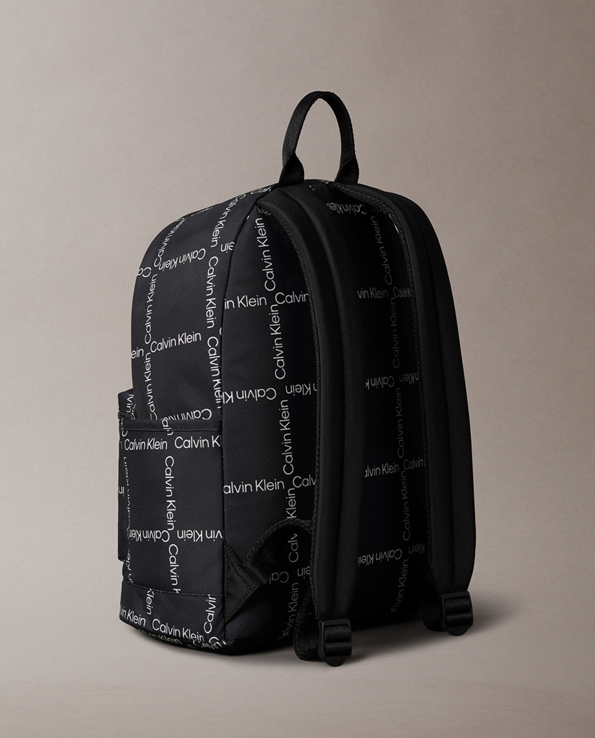 Mochila Infantil com Estampado e Logótipo Preto-2