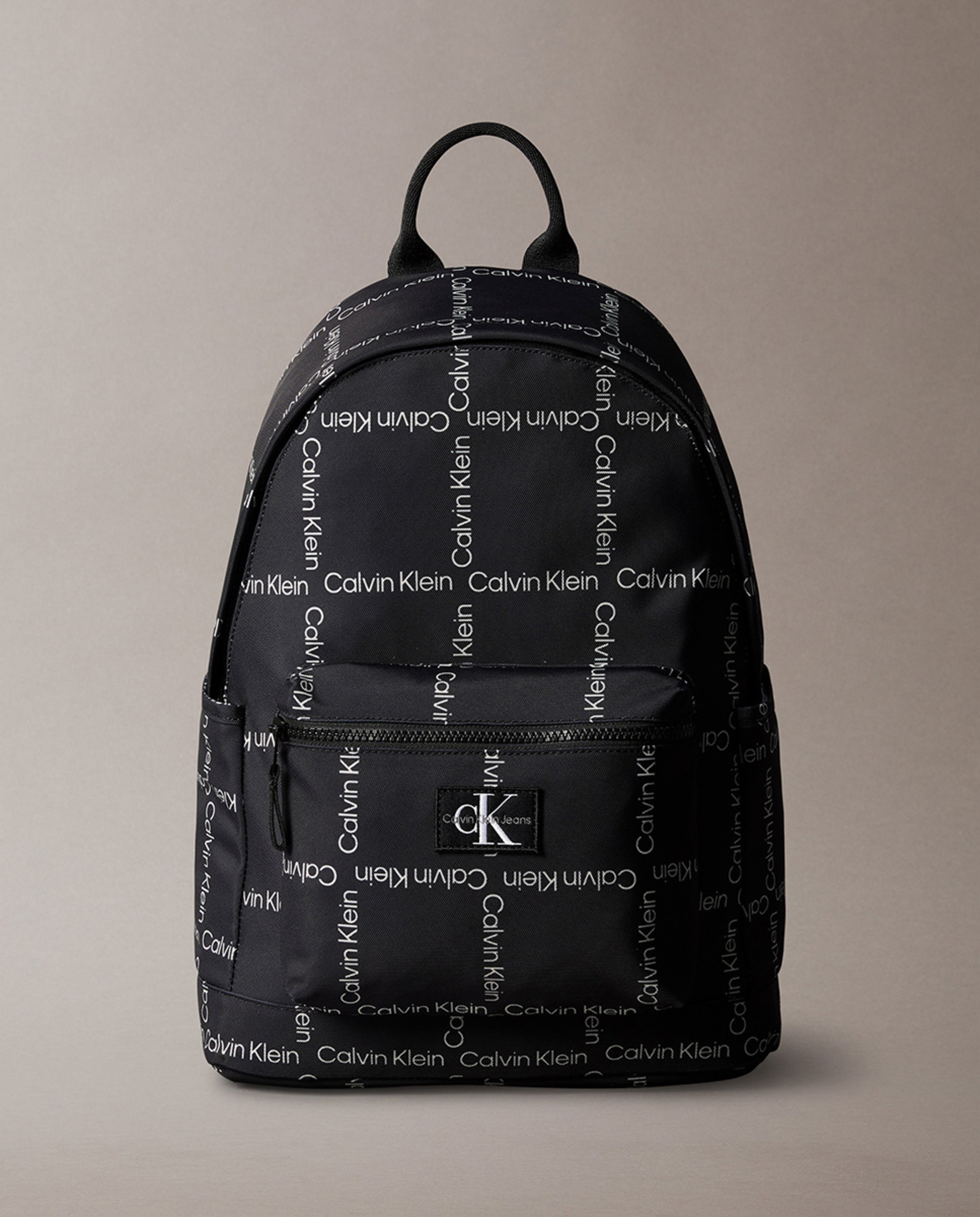 Mochila Infantil com Estampado e Logótipo Preto-1