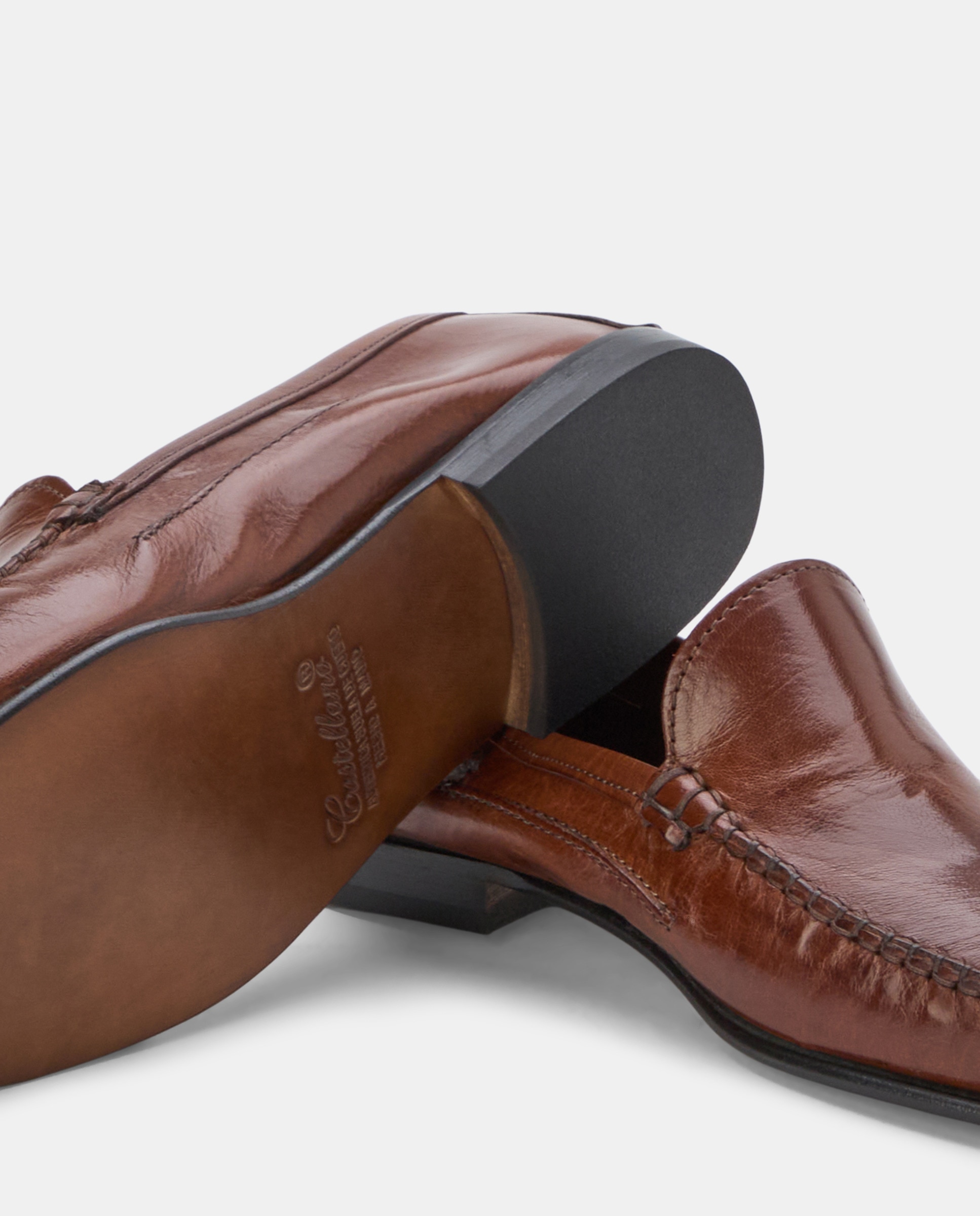 Mocassins Fernando com Travessão e em Pele Couro-4