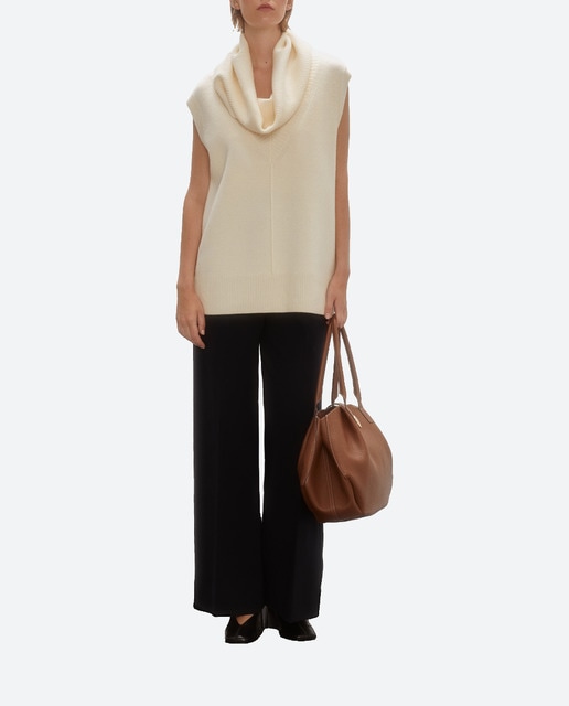 Imagen 0 de Chaleco de punto grueso de mujer con cuello pico