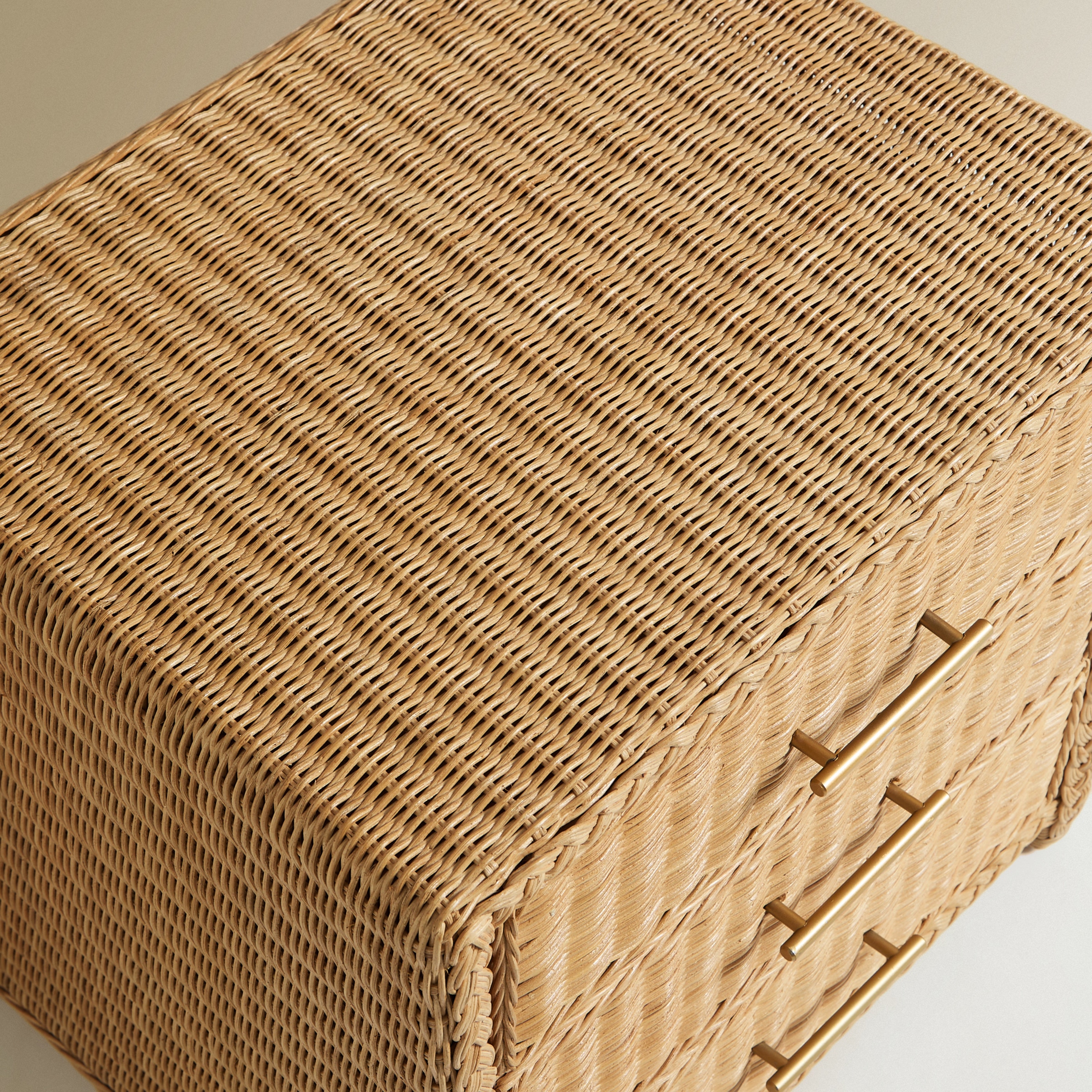 Mesa de Cabeceira de Rotim com 3 Gavetas Brook Natural-7