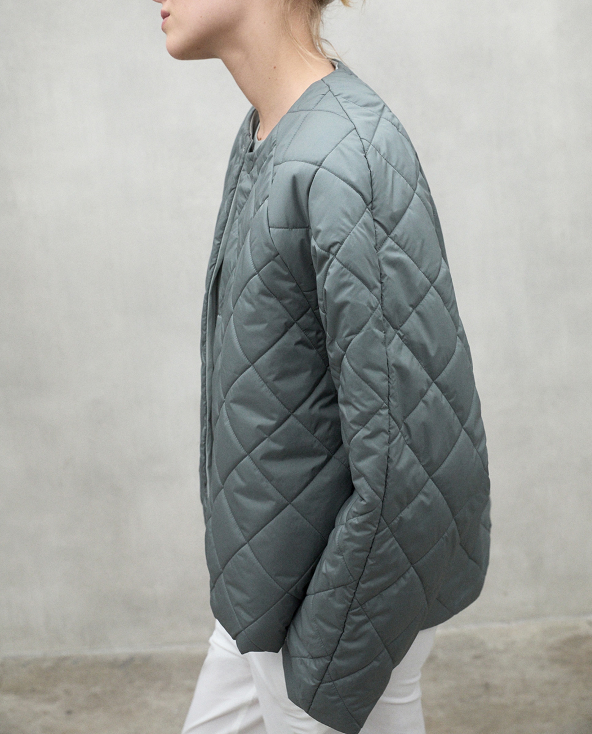 Casaco Curto Reversível Oversize Fit com Decote Redondo Cinzento-claro-2