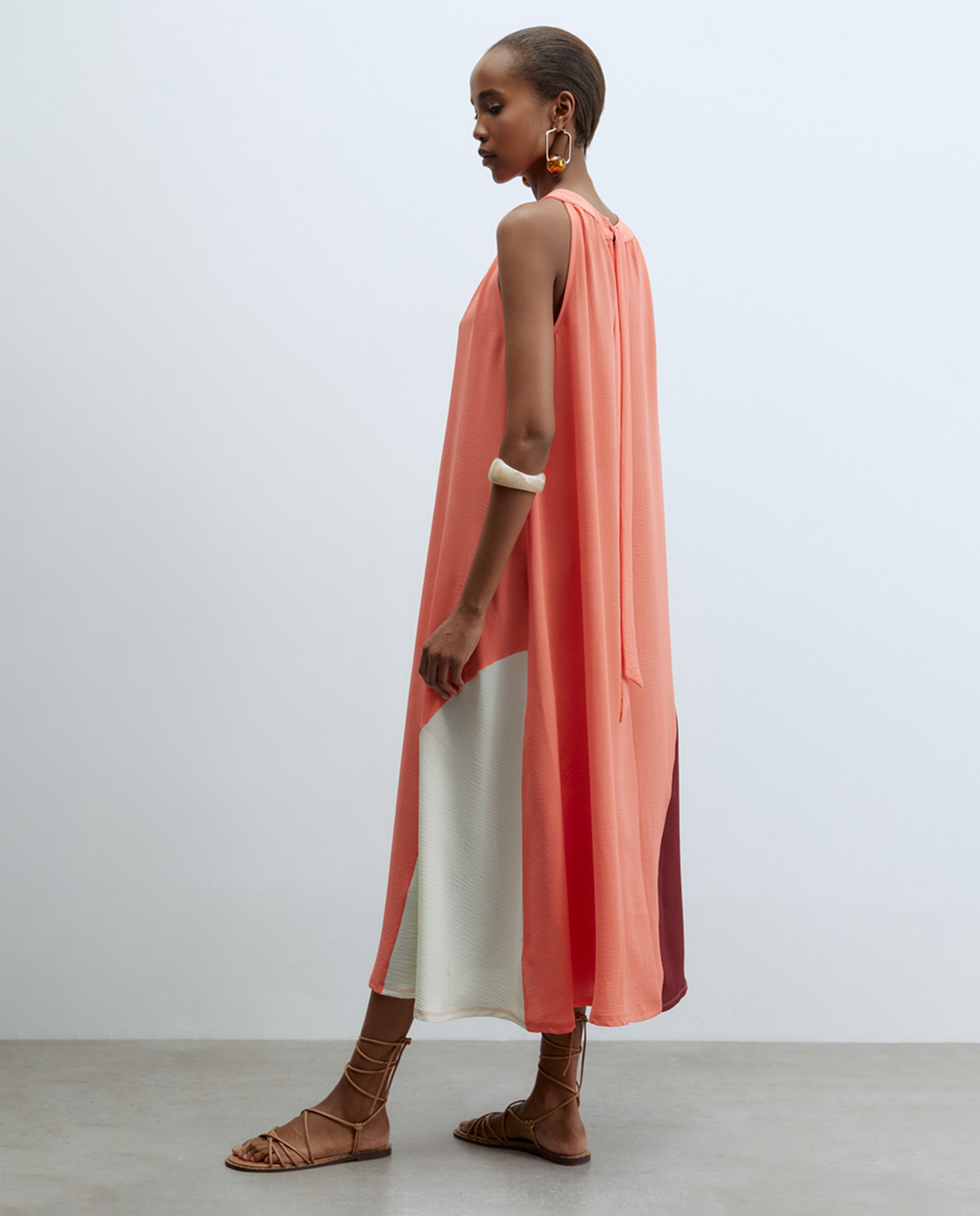 Vestido com Color Block Coral-4