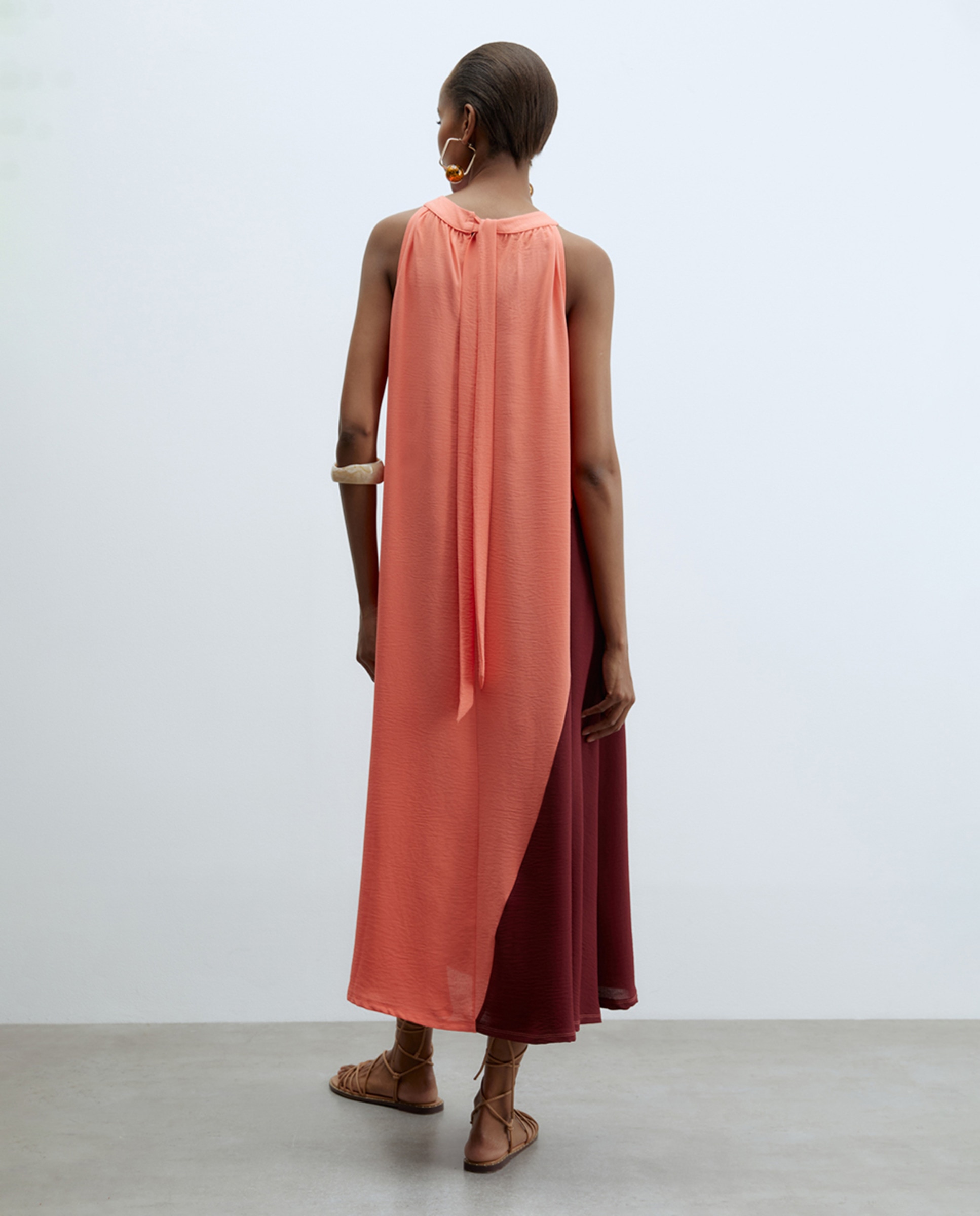 Vestido com Color Block Coral-3