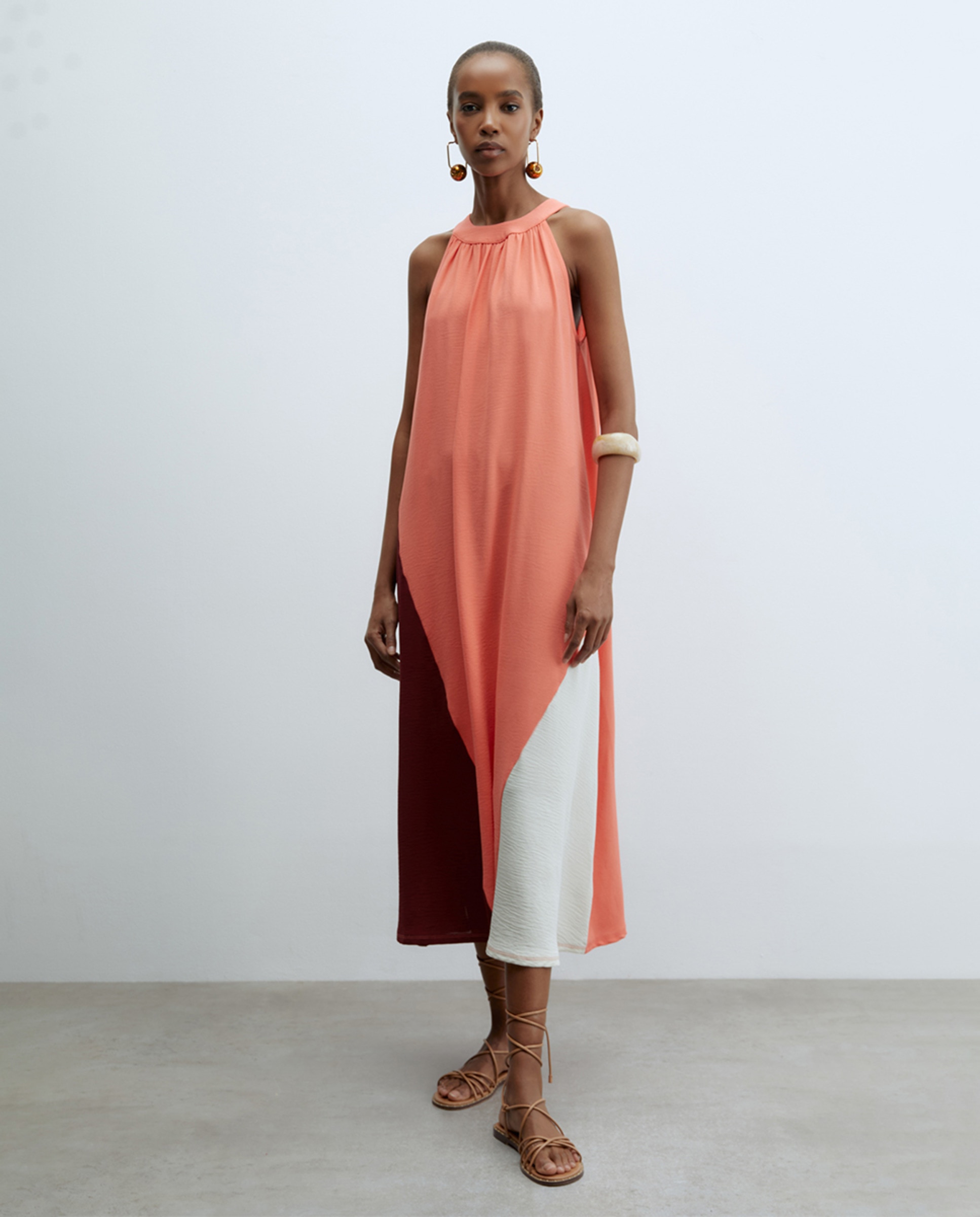 Vestido com Color Block Coral-1