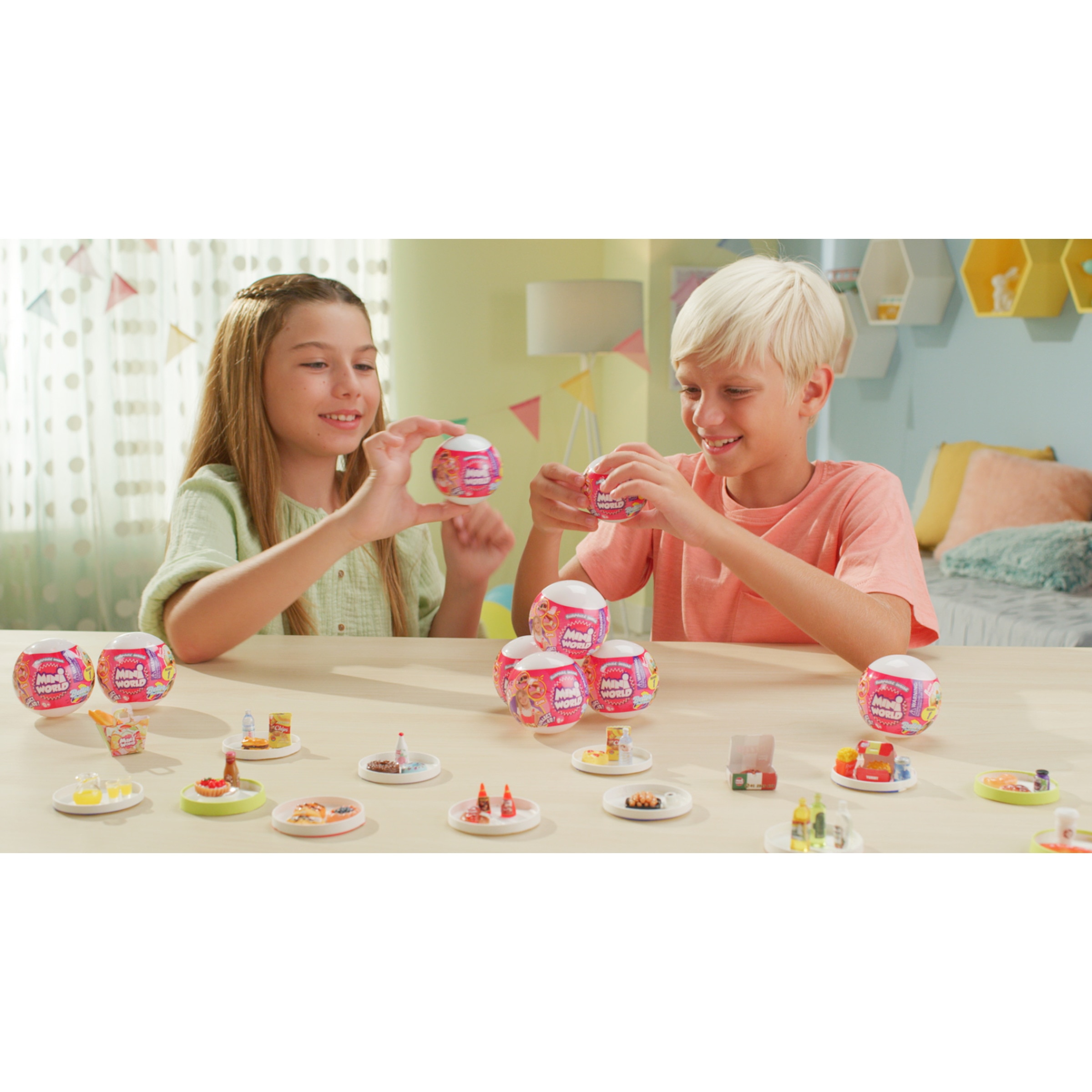 Cápsula sorpresa Caprichos Mini World modelos surtidos 33