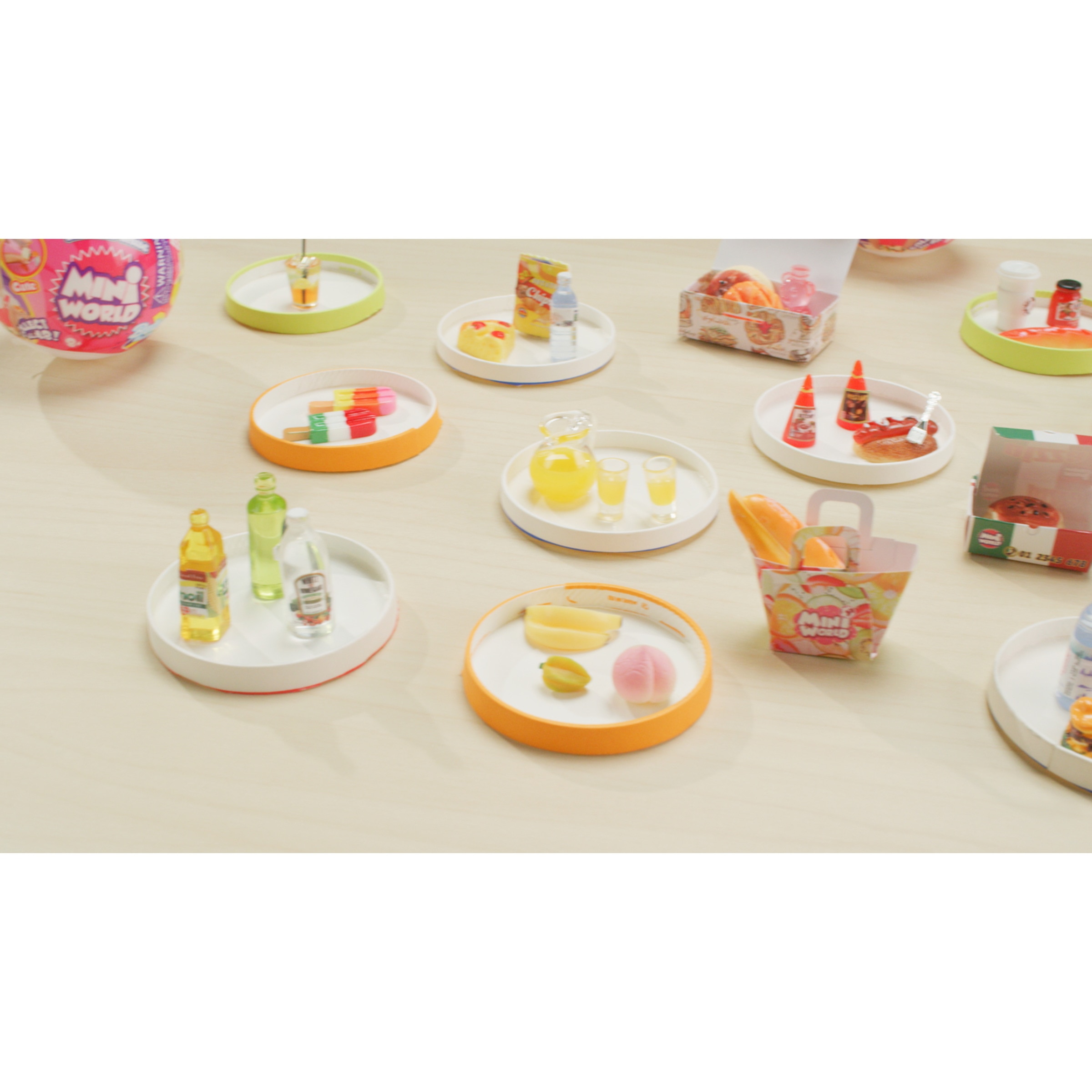 Cápsula sorpresa Caprichos Mini World modelos surtidos 45