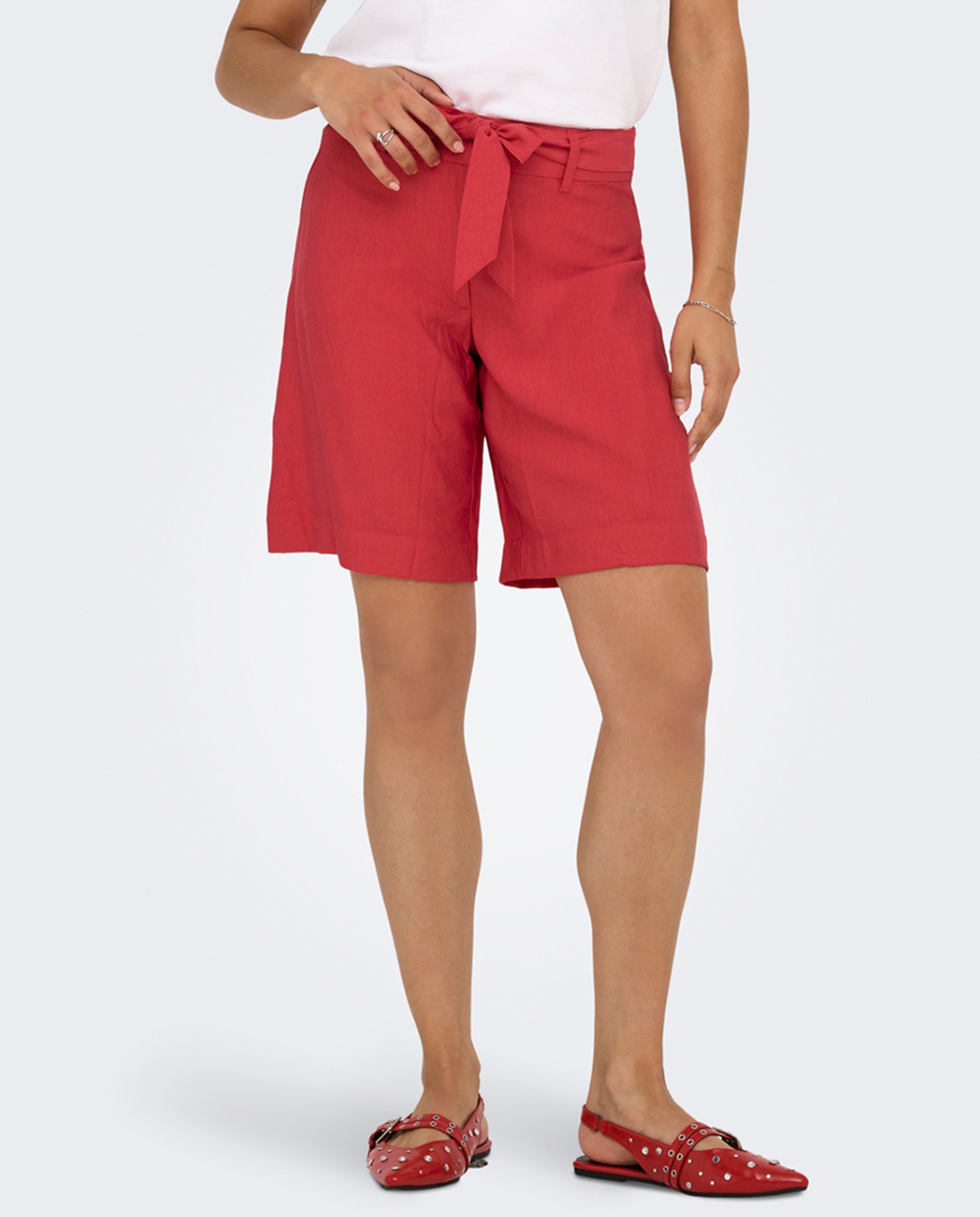 Bermudas com Cinto Vermelho-2
