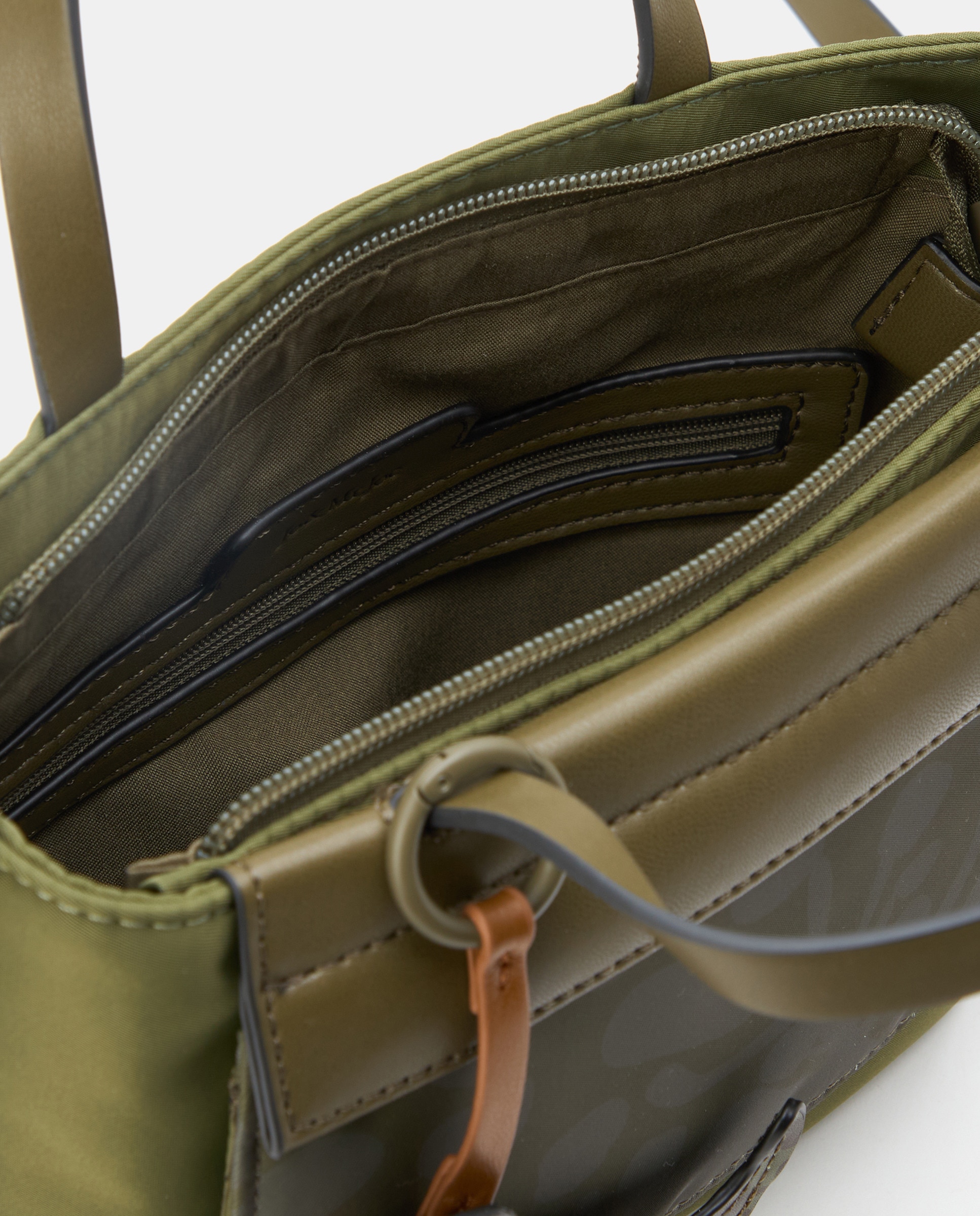 Mala de Mão com Bolso à Frente e Estampado Reversível 520 Caqui-3