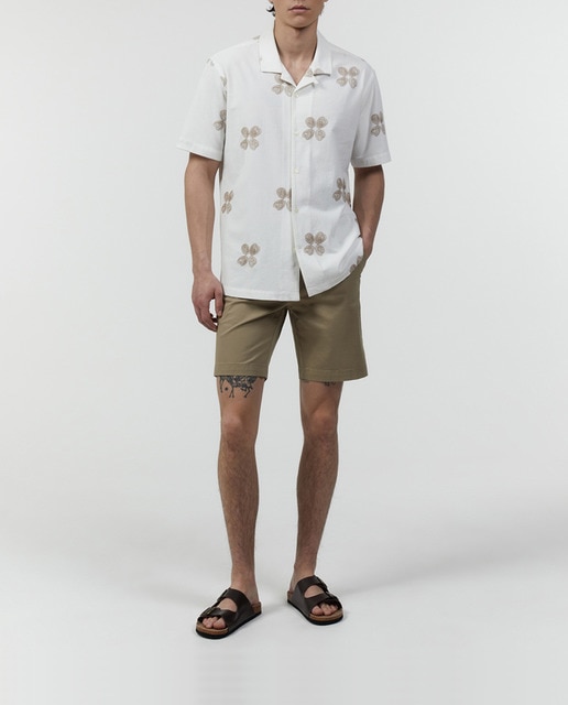 Imagen 0 de Bermuda chino de hombre