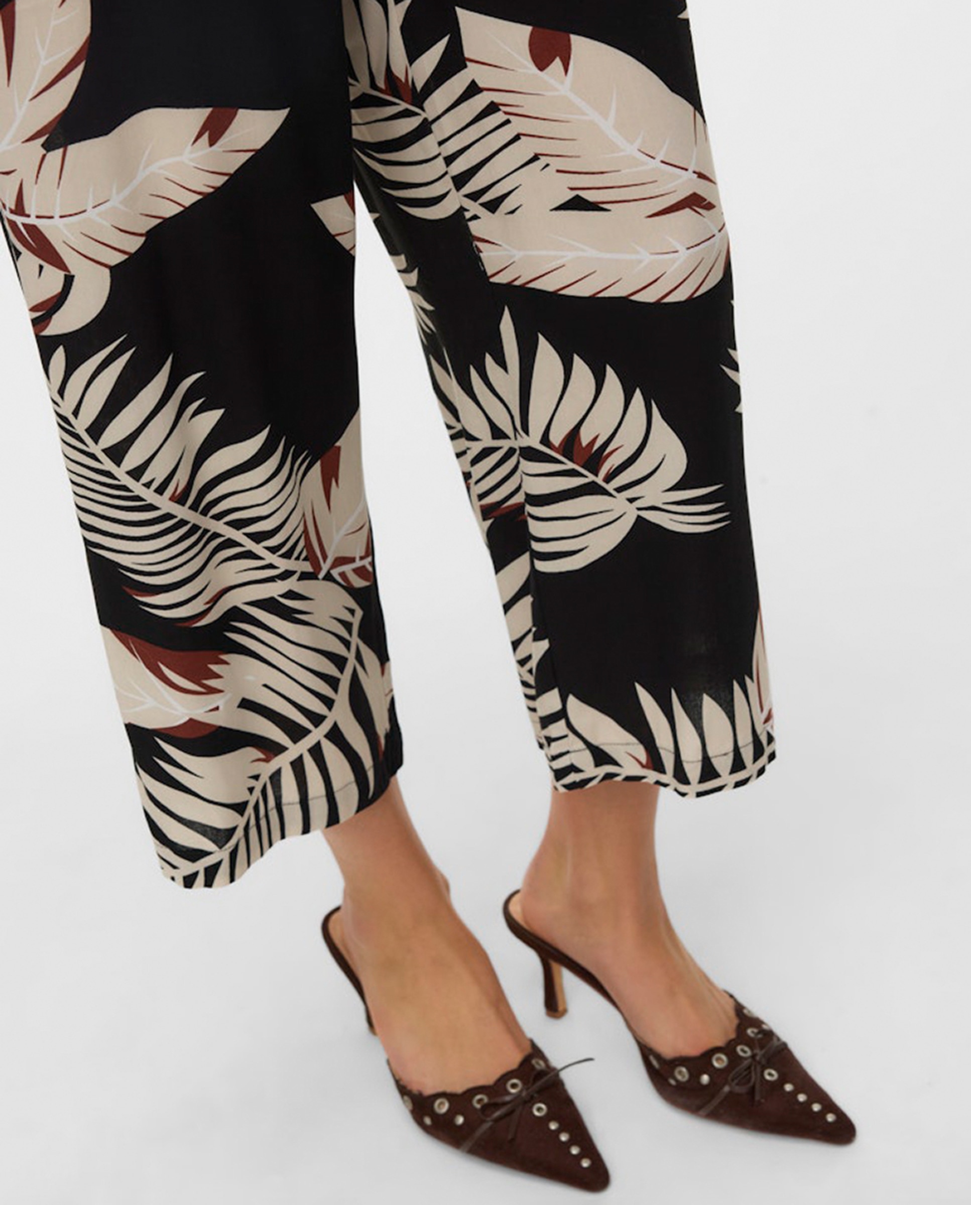 Calças tipo shortie de mulher com cintura elástica Bege-3