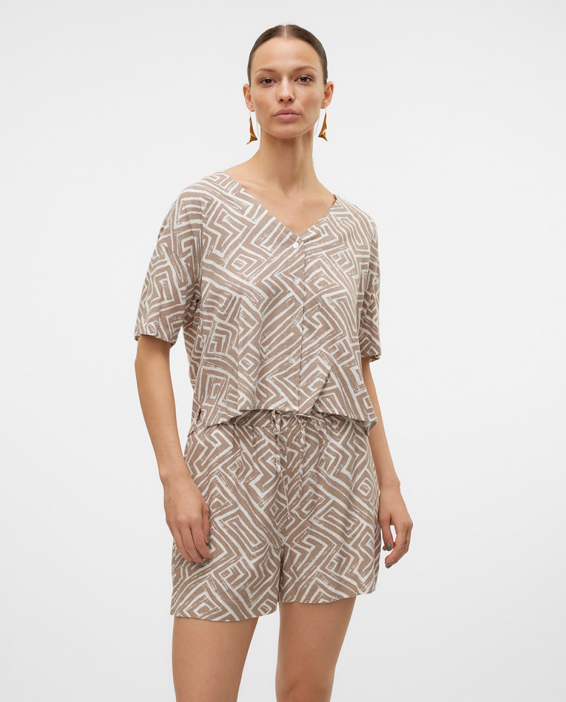Camisa de Corte Folgado com Decote em Bico Caramelo-4