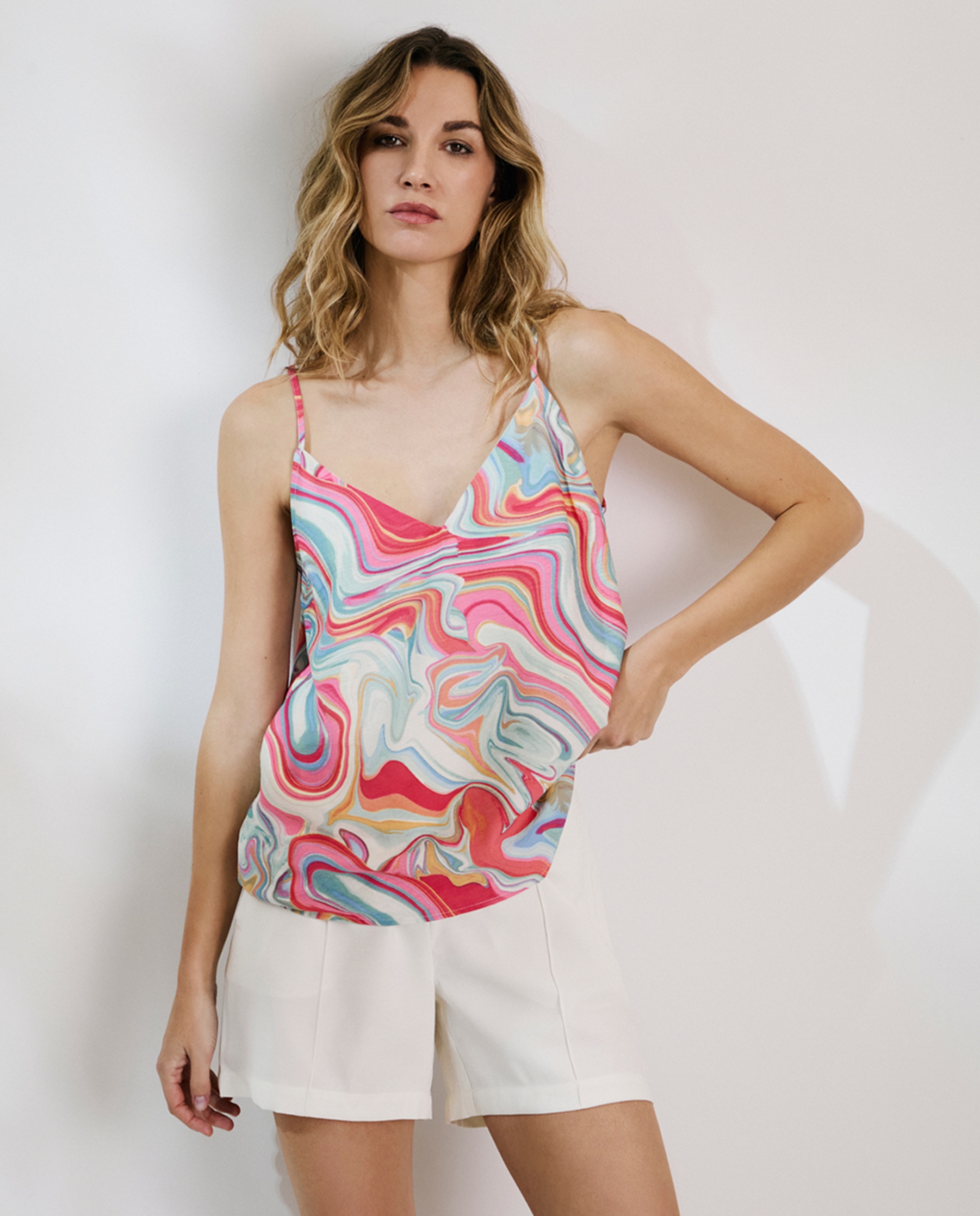Top de Alças Finas e Estampado Multicolor-1