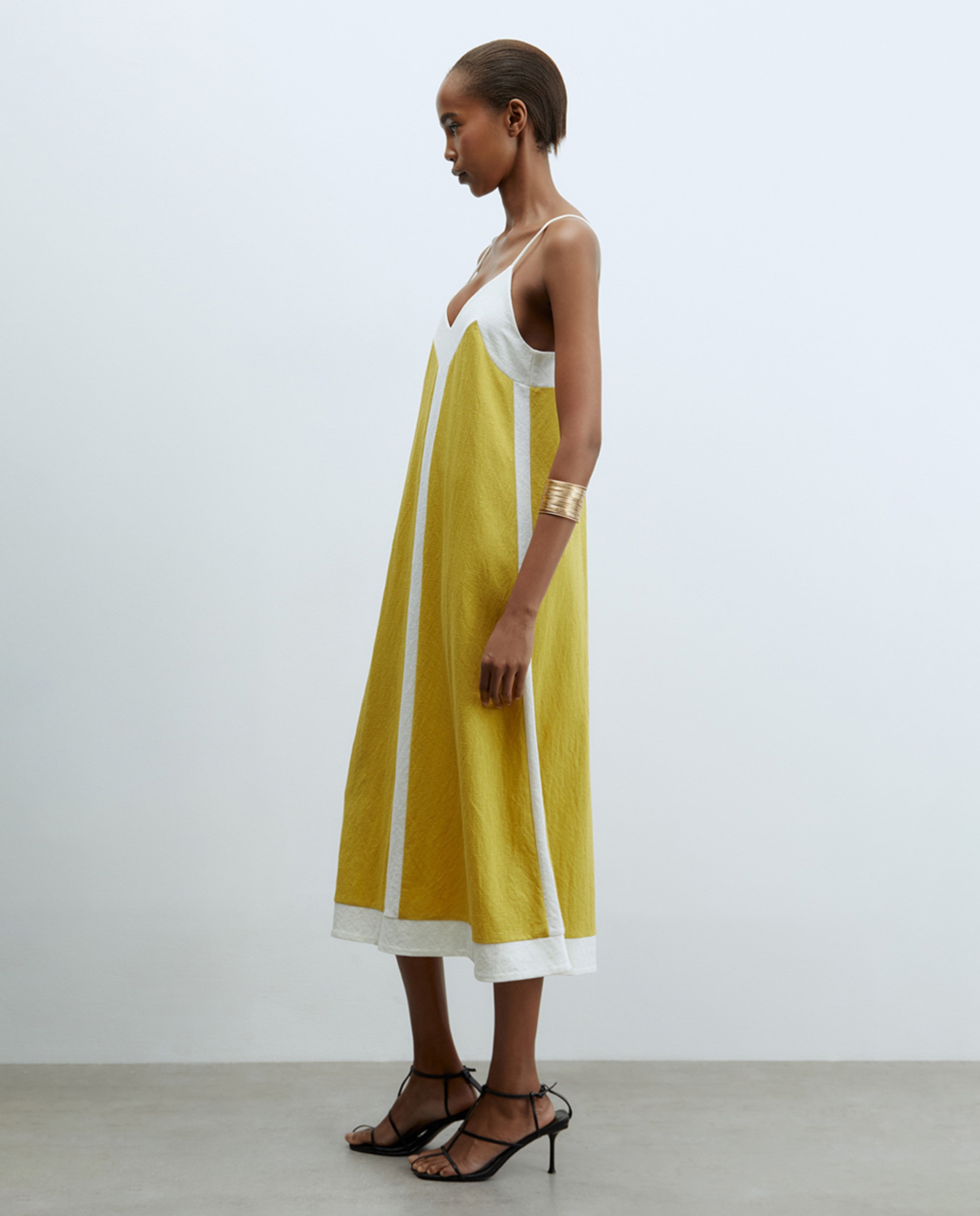 Vestido com Alças Finas Mostarda-4