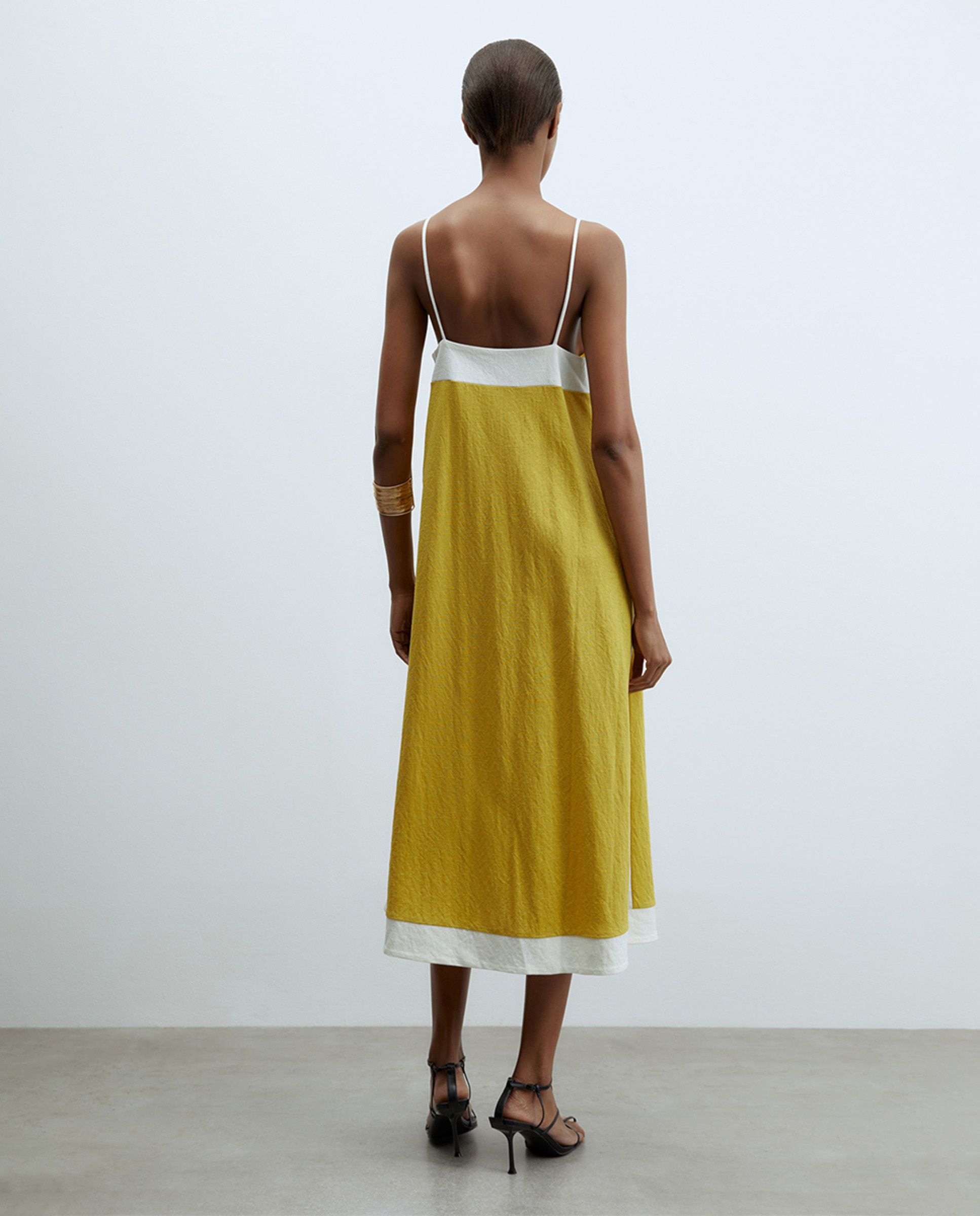 Vestido com Alças Finas Mostarda-3