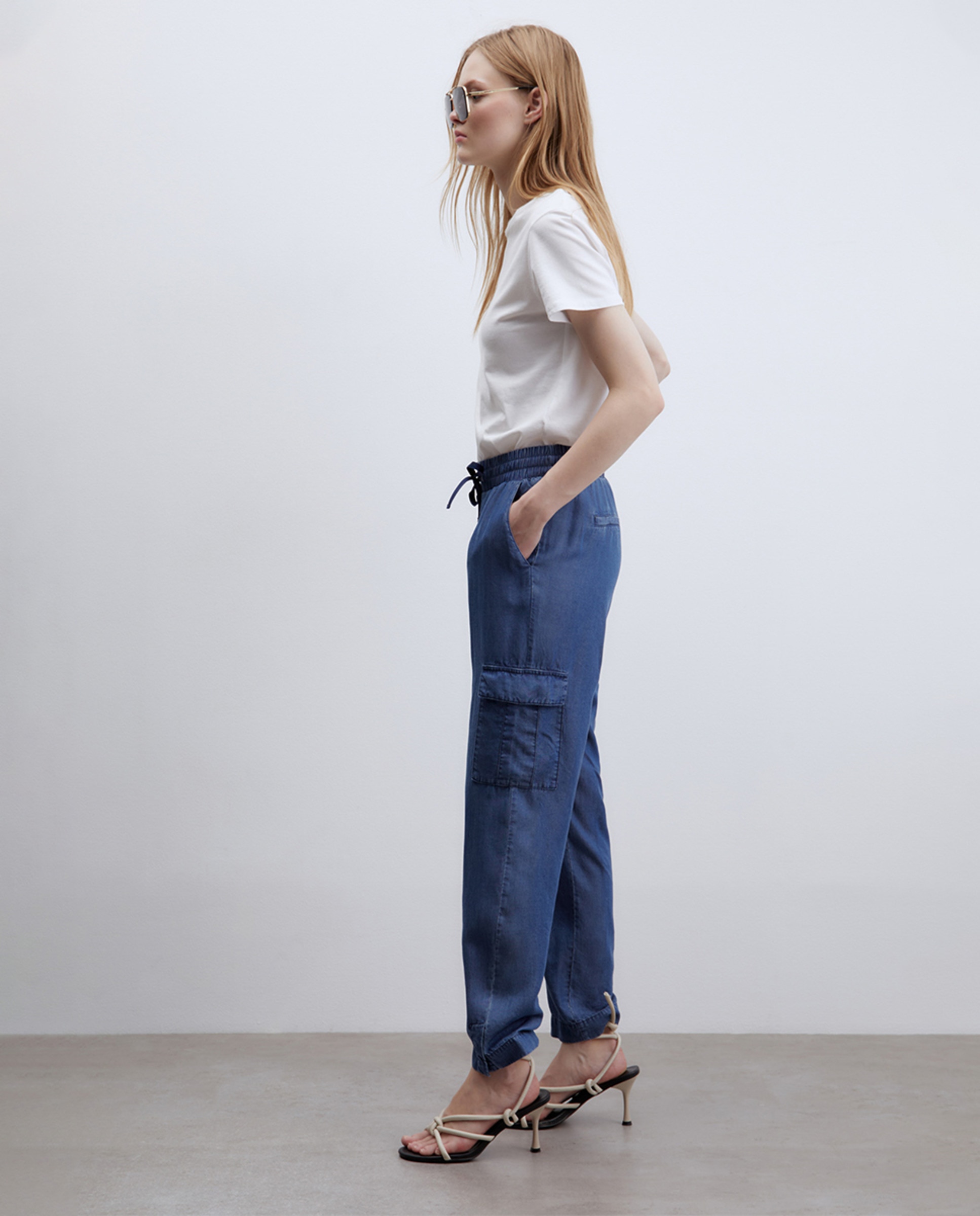 Jeans Relaxed Fluid Cargo Azul-escuro-4
