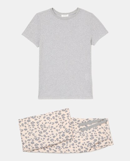 Imagem 0 de Pijama de Manga Curta com Calças Estampadas