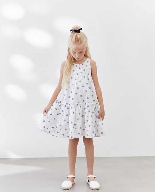 Imagen 0 de Vestido sin mangas con estampado fantasía