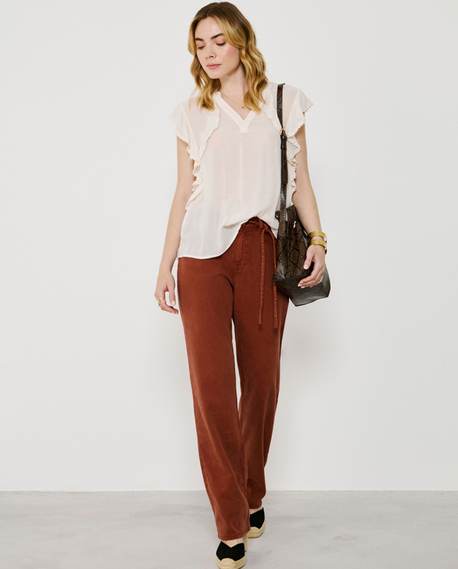 Blusa com folhos Bege-4