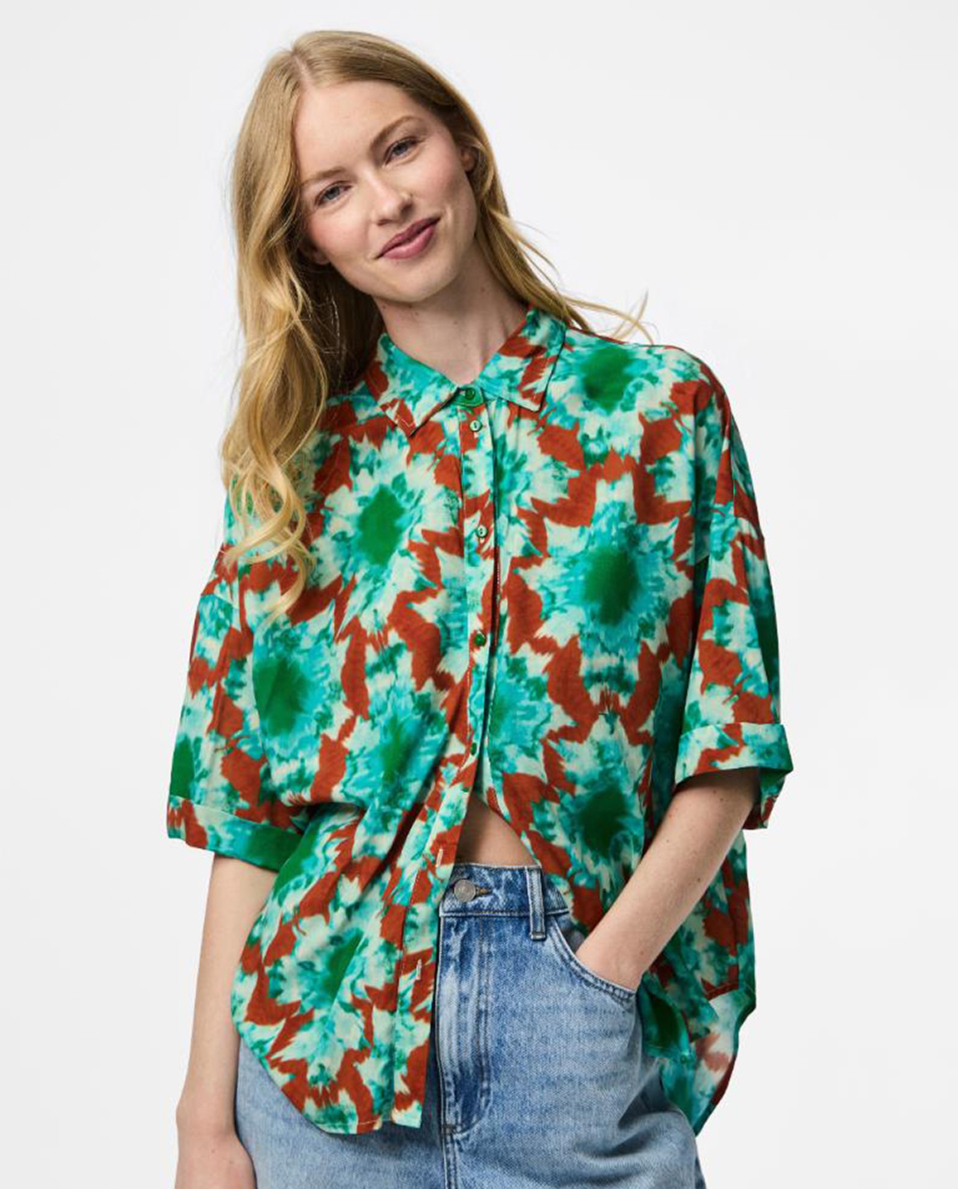 Camisa de Manga Curta e Estampado Geométrico. Verde-1