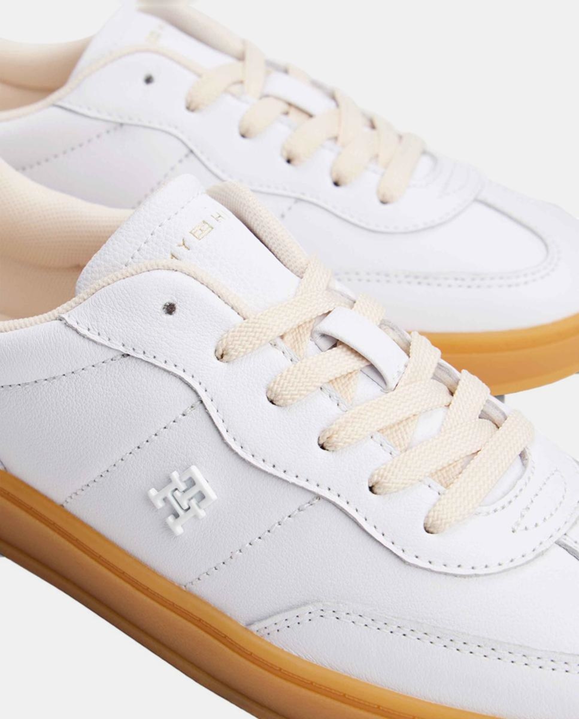 Sapatilhas TH Heritage com Sola em Contraste Branco Farinha-7