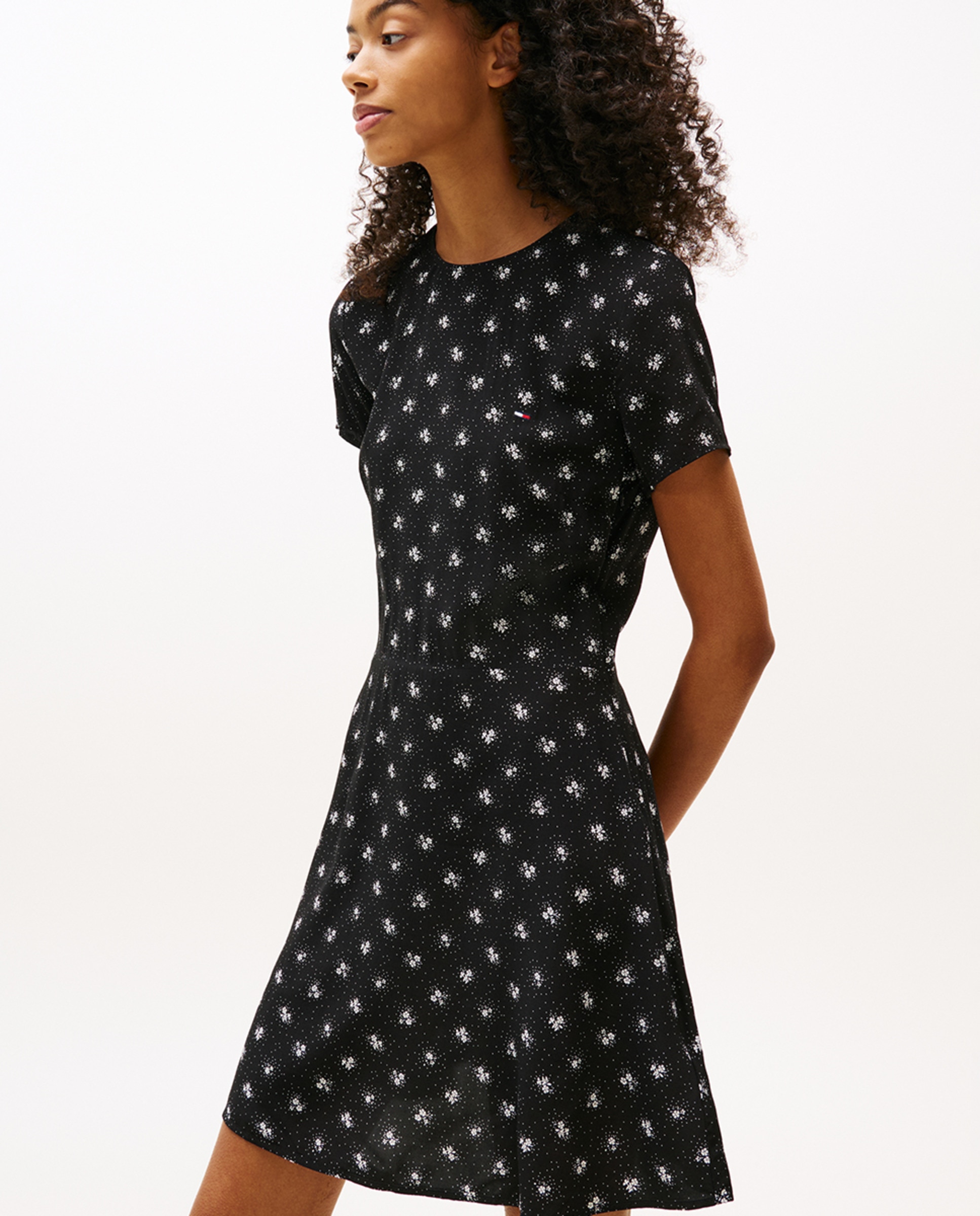 Vestido Mini com Estampado Floral Preto-3